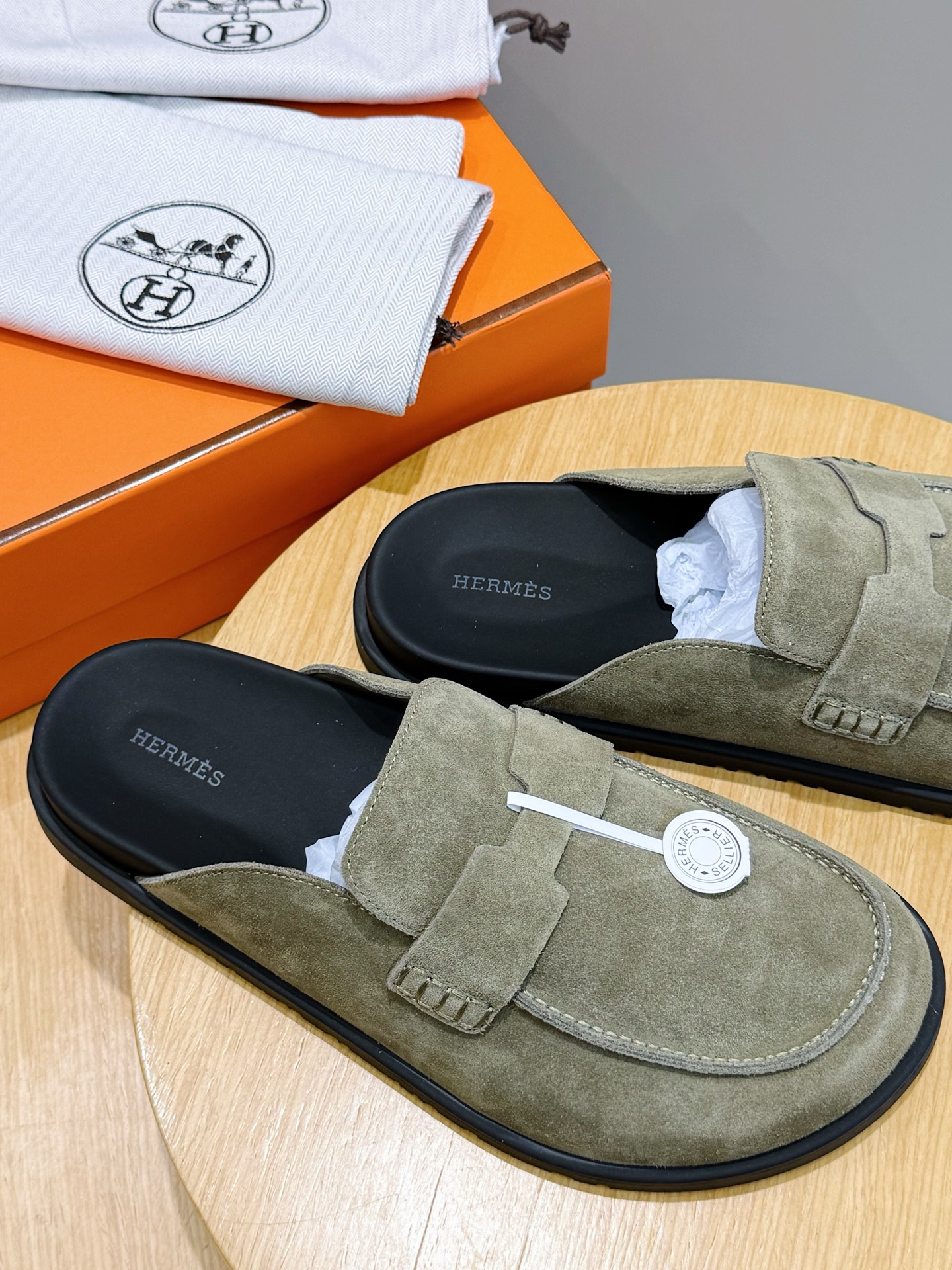 Hermes 에르메스 H 로고 스웨이드 뮬 슬리퍼 신발