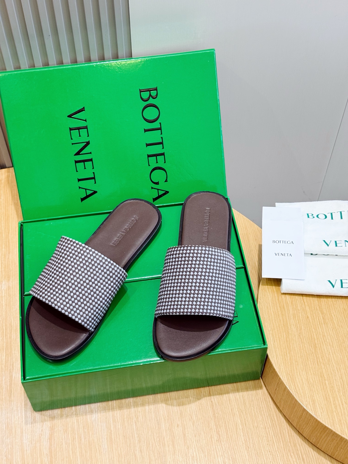 [Bottega Veneta] BV 보테가 베네타 맨즈 웨이브 레더 슬라이드 슬리퍼 신발