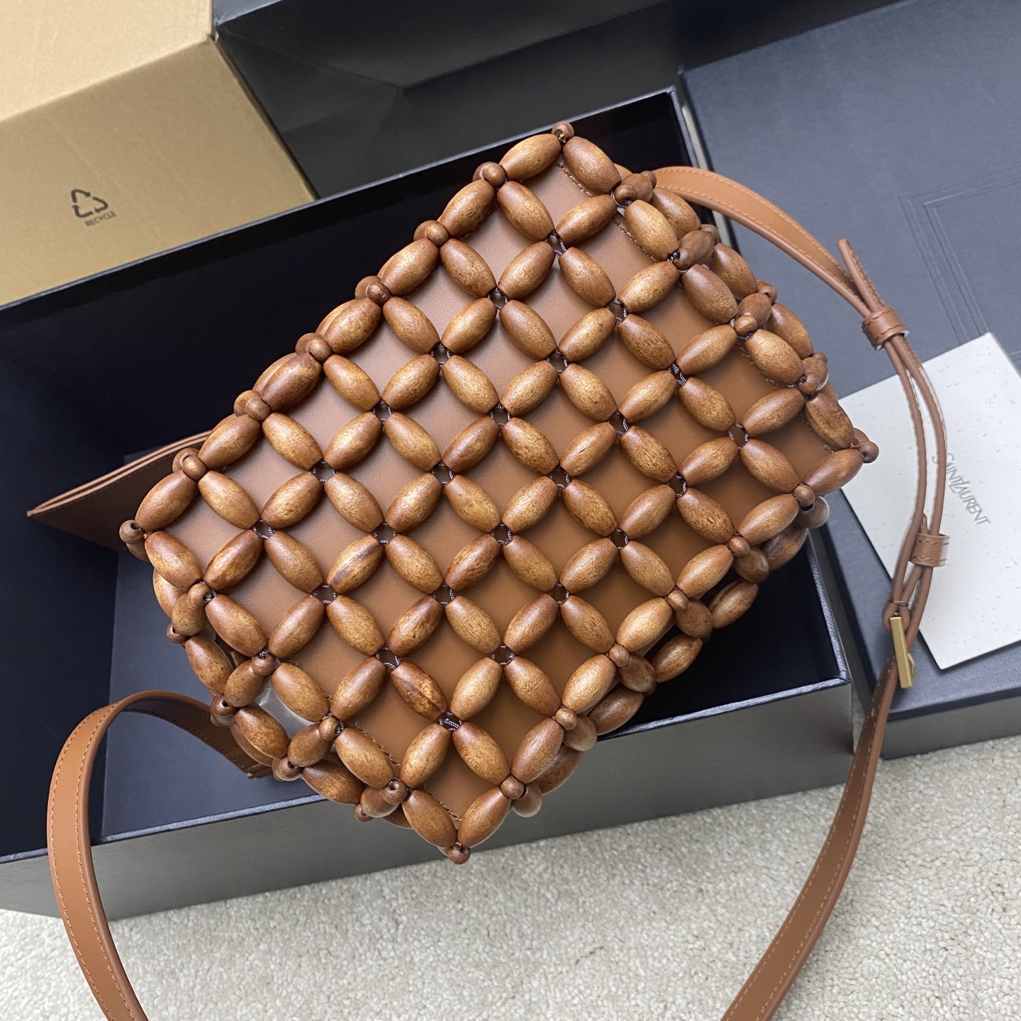 Saint Laurent YSL 생로랑 우드 비즈 위브 버킷백 가방 / 749036