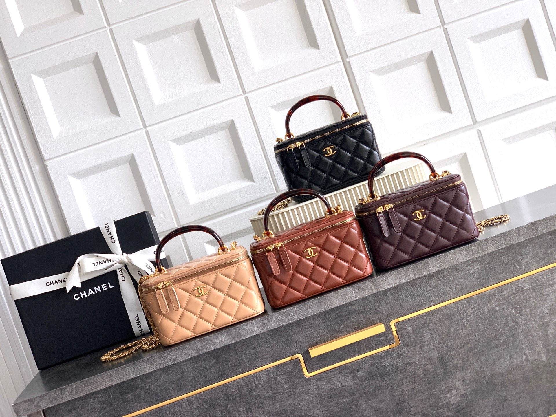 [Chanel] 샤넬 26SS 톨토이즈 쉘 핸들 Vanity 배니티 케이스 가방
