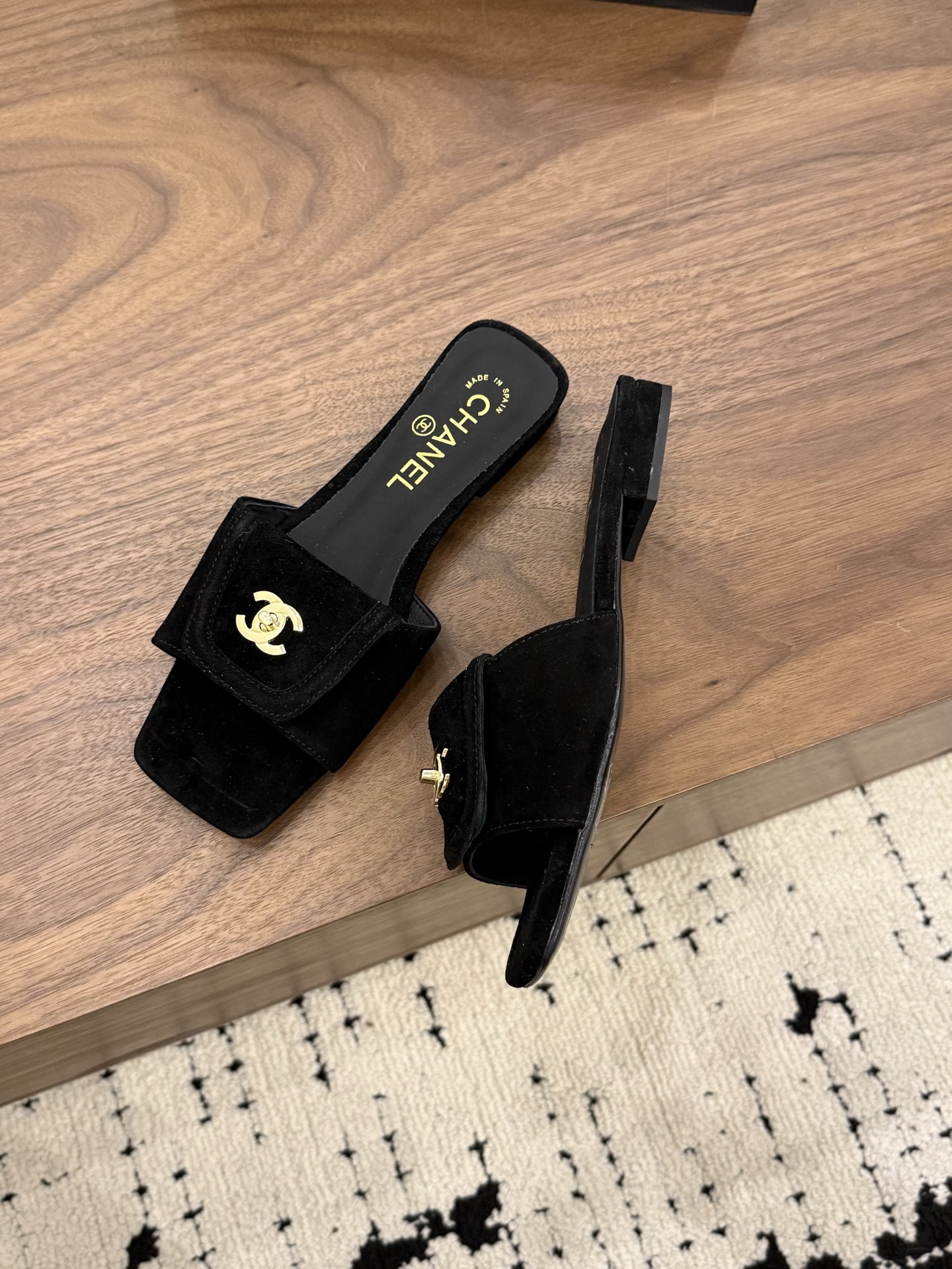 샤넬(CHANEL) 버클 스퀘어토 플랫 슬리퍼 신발