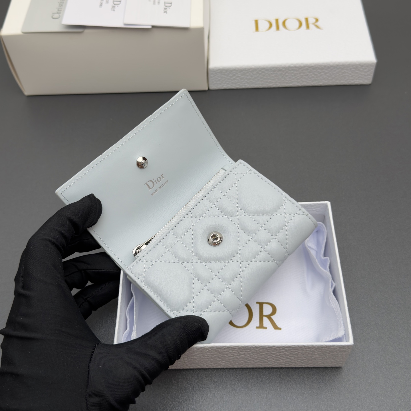 [Dior] 디올 Lady Freesia 레이디 프리지아 까나쥬 램스킨 지퍼 미니 지갑 / S2607