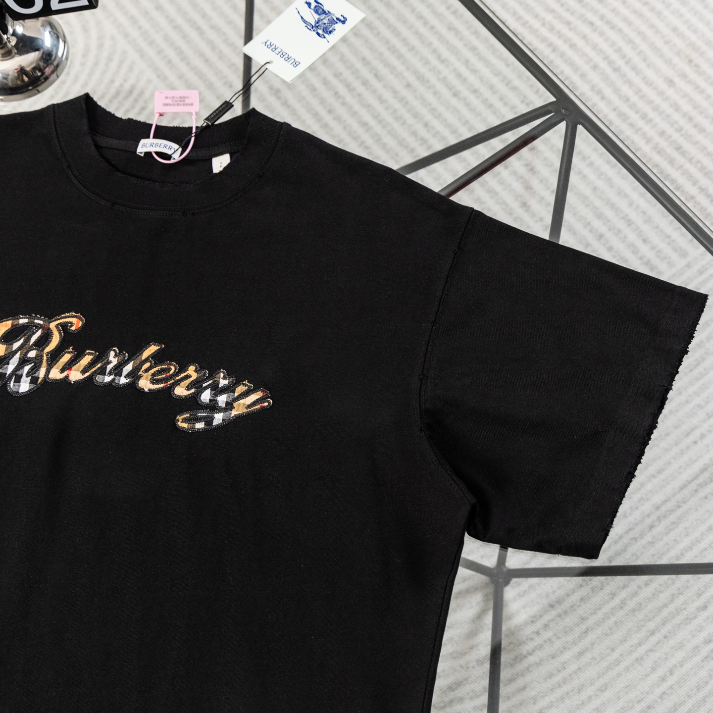 버버리(BURBERRY) 체크 패치 자수 반팔 티셔츠 의류