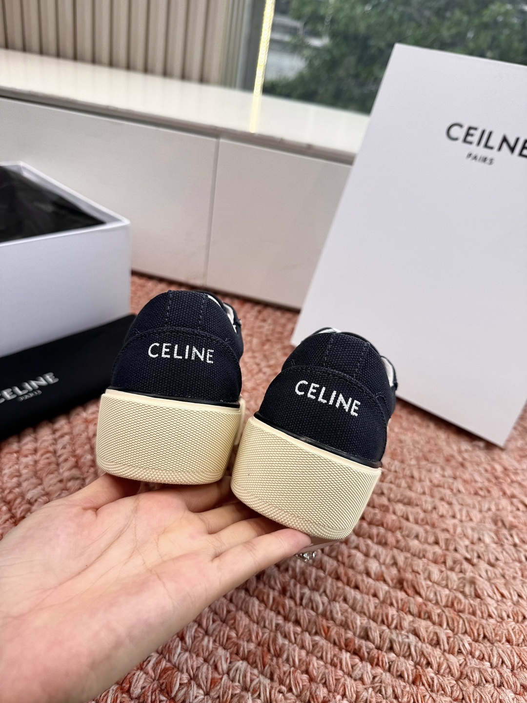 셀린느(CELINE) 트리오페 로고 플랫폼 캔버스 스니커즈 신발