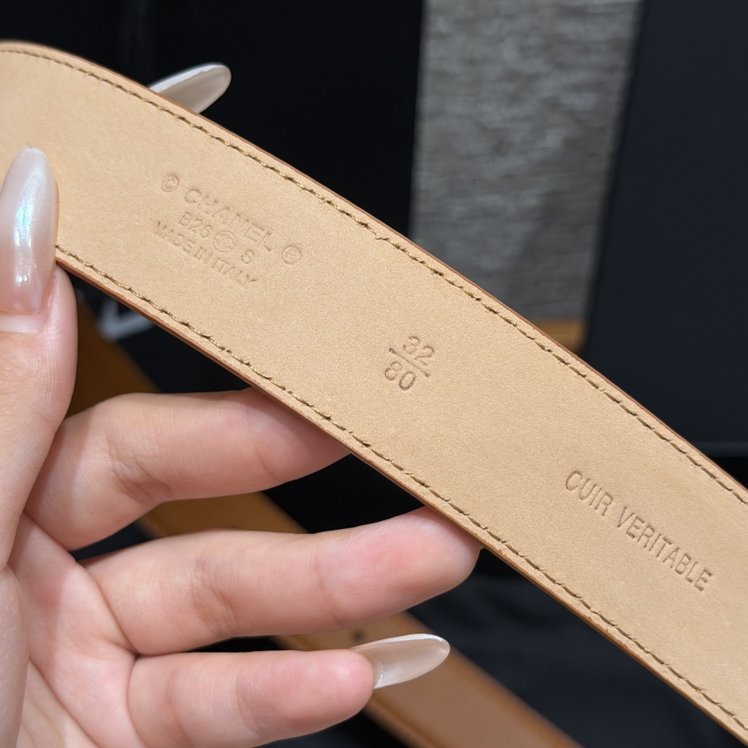 샤넬(CHANEL) 카프스킨 브라스 핀 골드 버클 벨트
