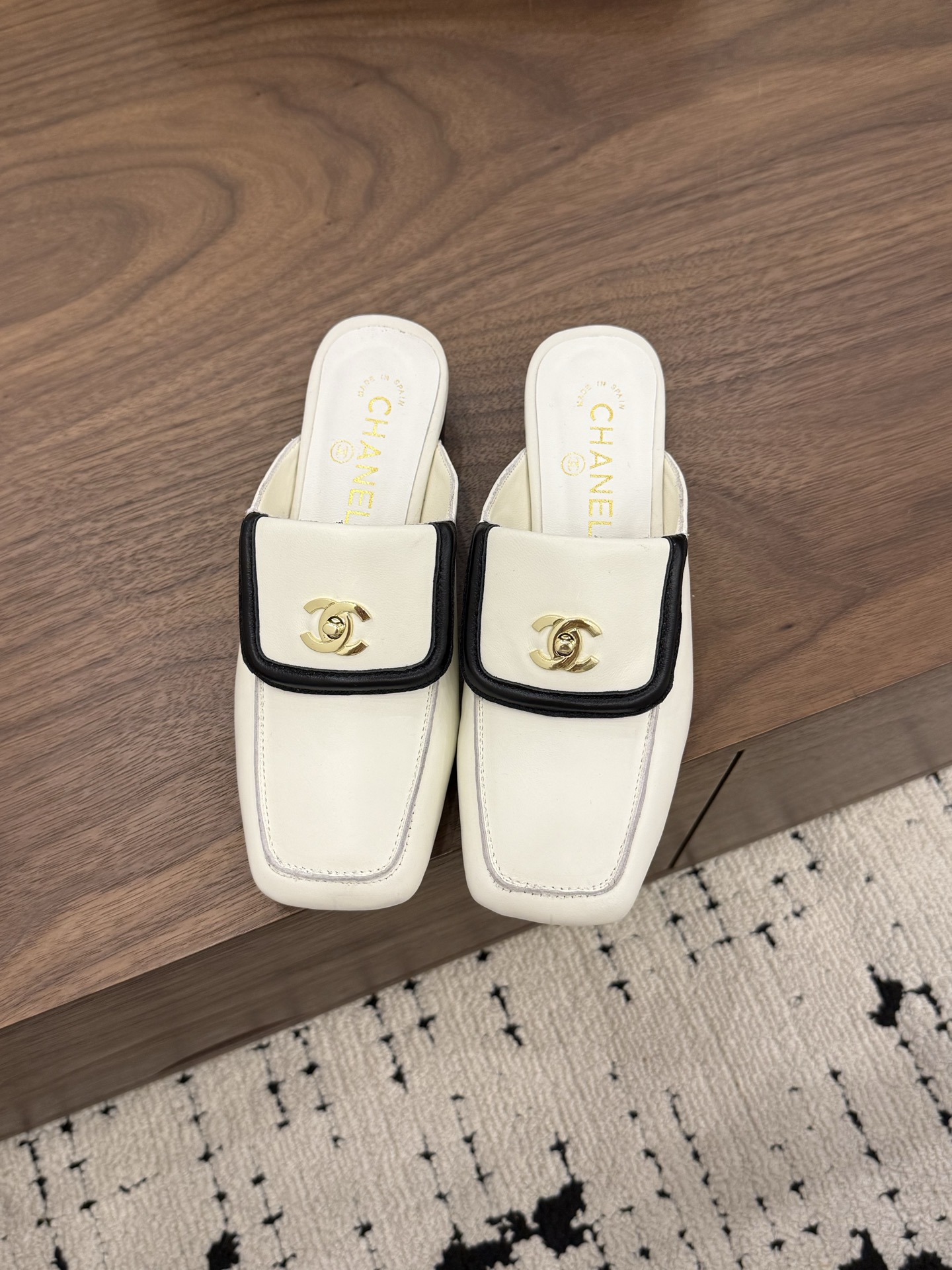 샤넬(CHANEL) 스퀘어토 미들굽 슬리퍼 신발
