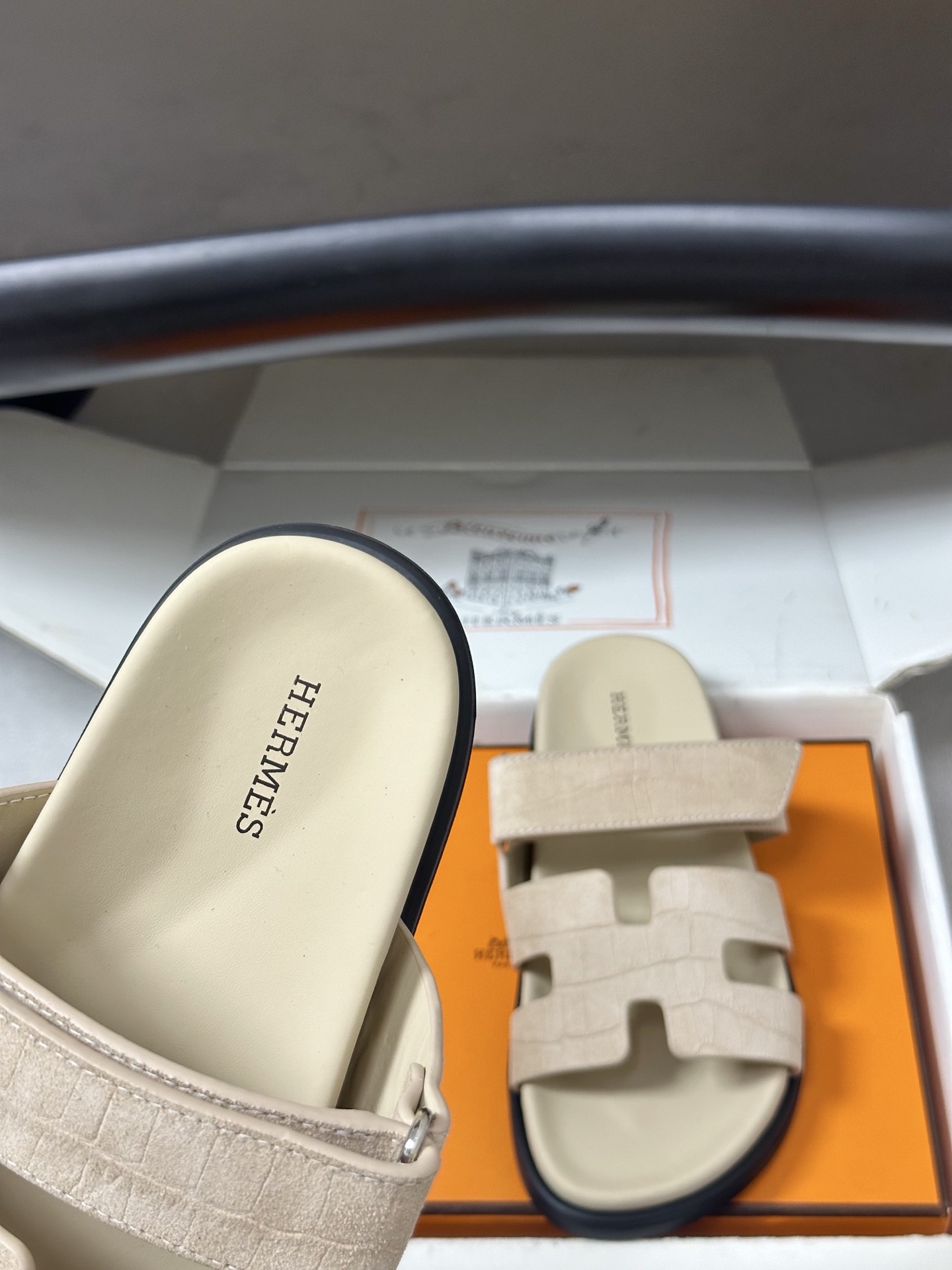 에르메스(HERMES) H 로고 벨크로 플랫 슬리퍼 신발