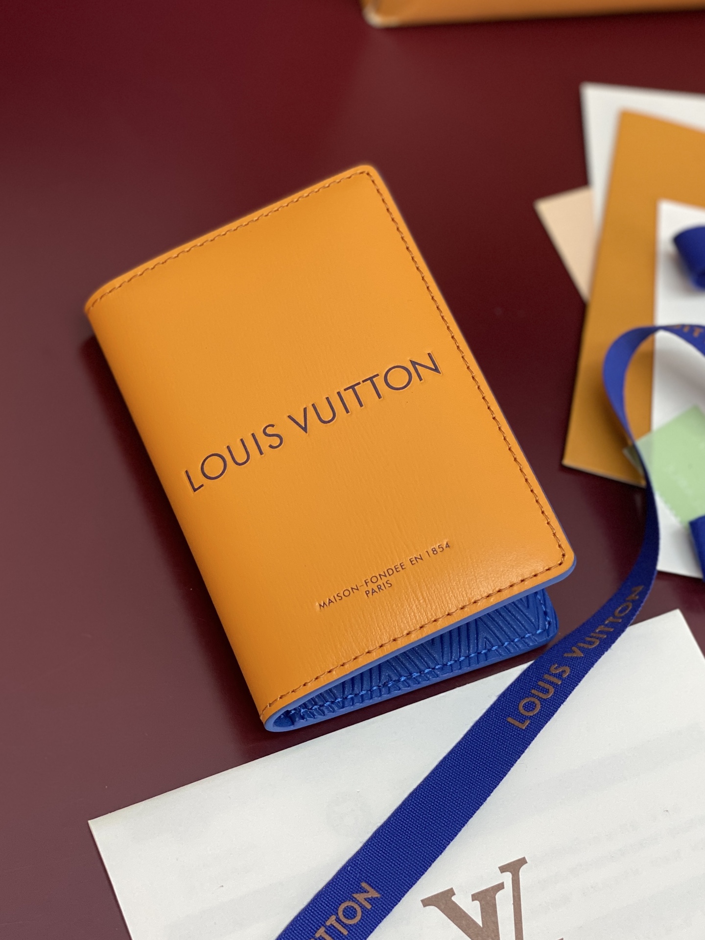 [Louis Vuitton] LV 루이비통 쇼퍼백 모티브 포켓 월렛 지갑