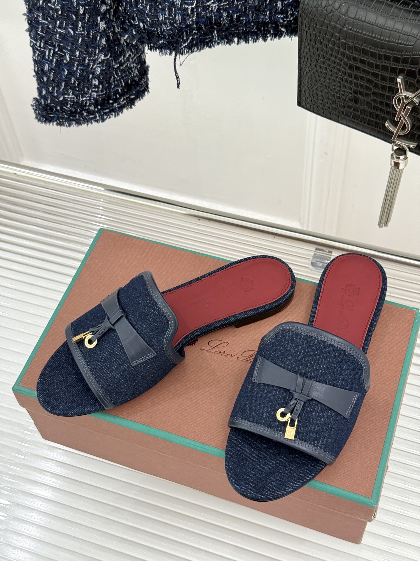 로로피아나(Loro Piana) 펜던트 뮬 샌들 신발