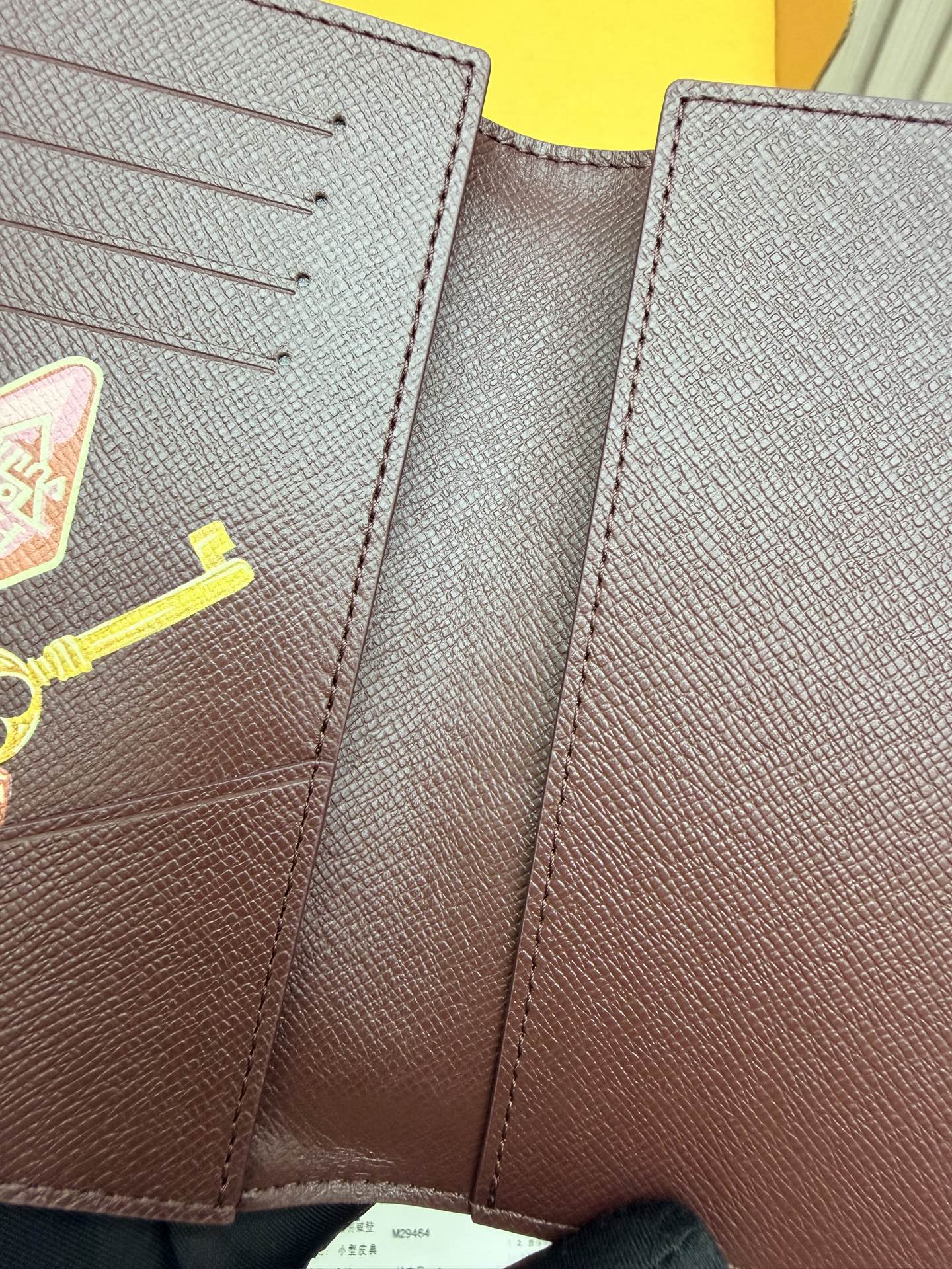[Louis Vuitton] LV 루이비통 M29464 프리미엄 미디움 월렛 (세로형) 여권 지갑