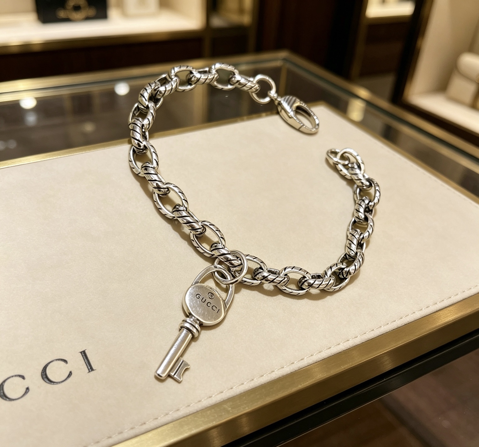 구찌(GUCCI) 샌드 텍스처 체인 팔찌 악세사리