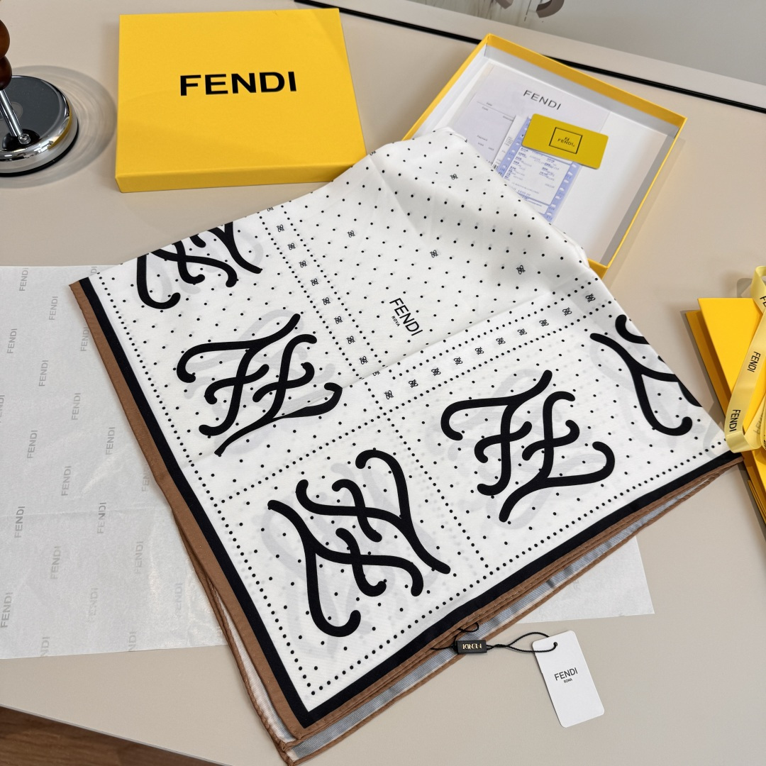 펜디(FENDI) FF 도트 실크 목도리 스카프
