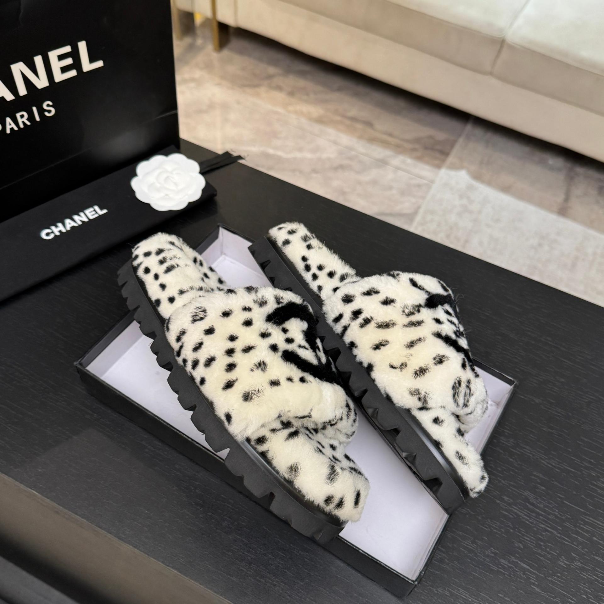 샤넬(CHANEL) 시어링 퍼 슬리퍼 신발
