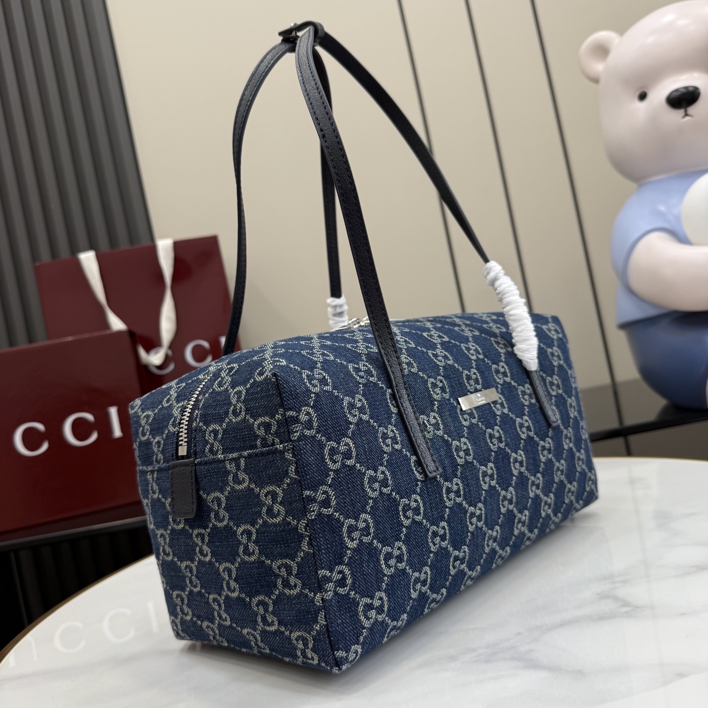 [Gucci] 구찌 (Generation) 워시드 GG 데님 보스턴백 가방