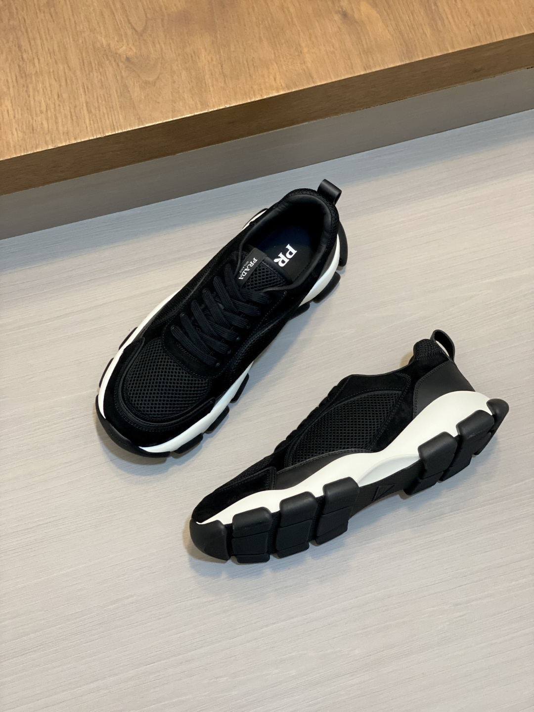 [Prada] 프라다 Montecarlo Re-Edition 레더 스니커즈 신발