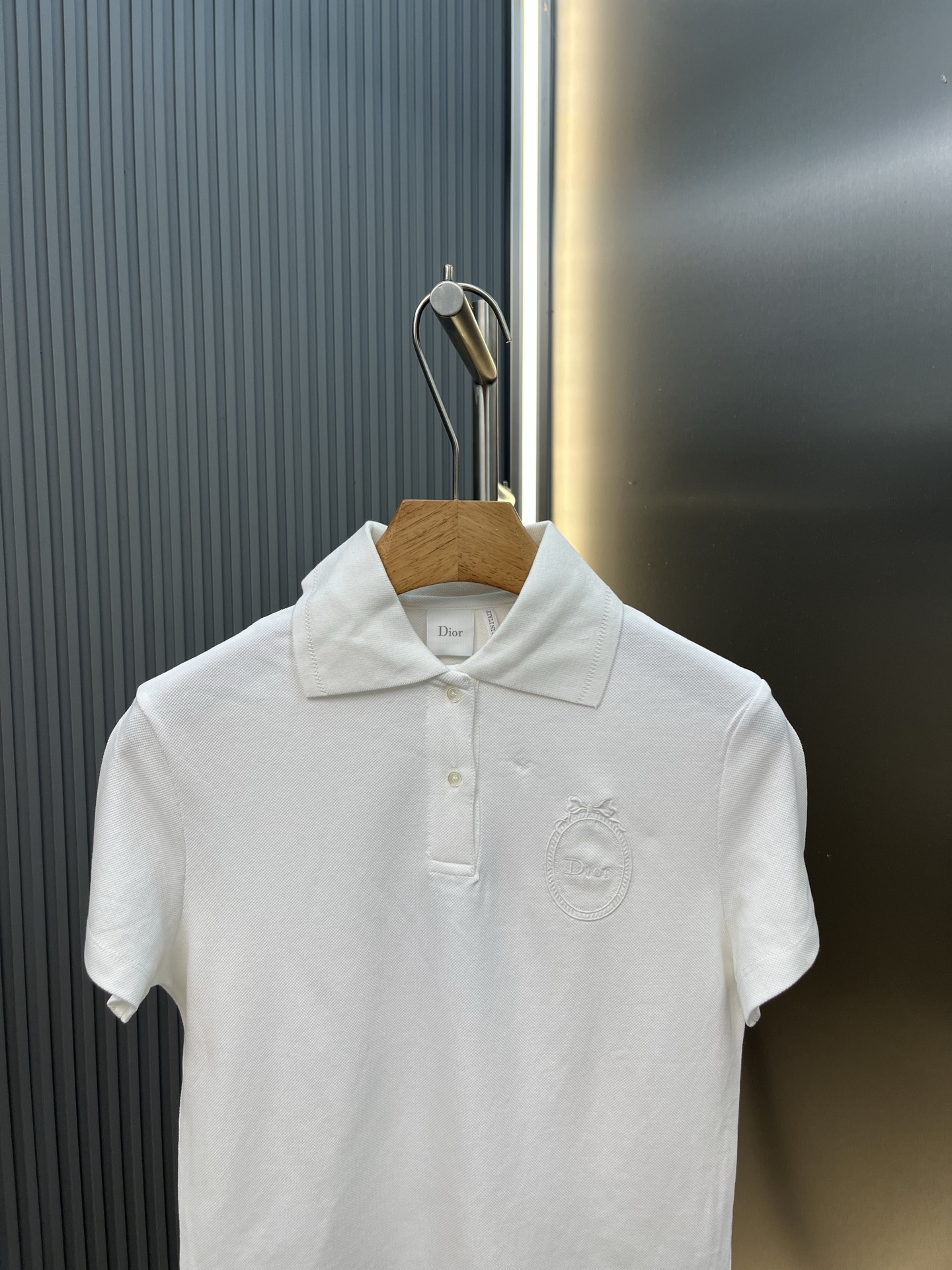디올(DIOR) 메다이옹 자수 폴로 셔츠 상의 의류