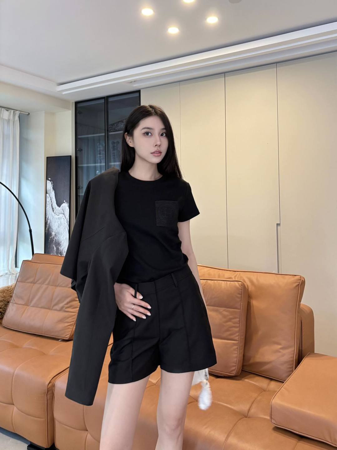 [Hermes] 에르메스 26SS 크롭 슬림핏 반팔 티셔츠 의류