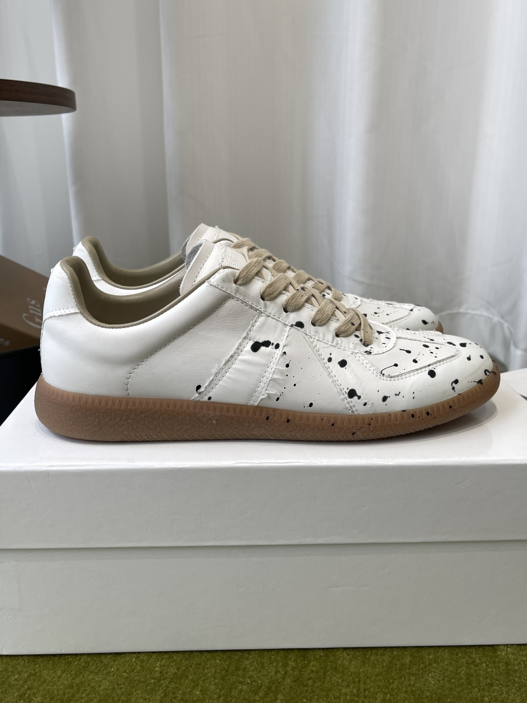 메종 마르지엘라(Maison Margiela) 페인트 스플래터 독일군 스니커즈 신발