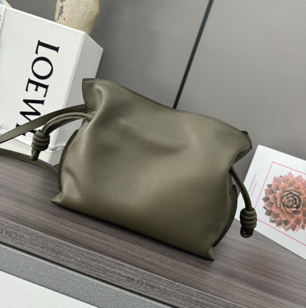 LOEWE 로에베 Flamenco 플라멩코 퍼스 나파 카프스킨 파우치 숄더백 가방