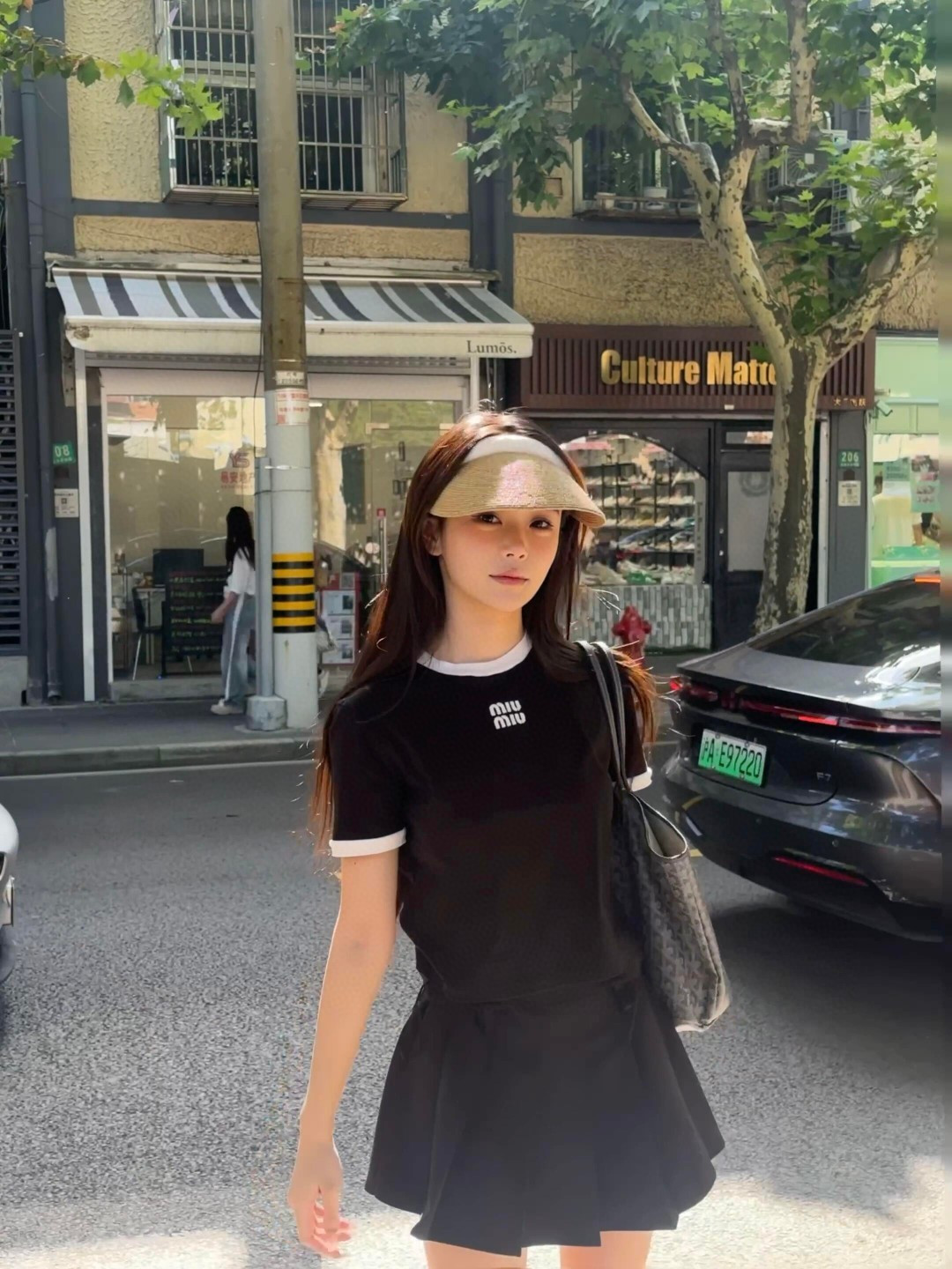 미우미우(MIU MIU) 로고 아플리케 배색 반팔 티셔츠 상의 의류