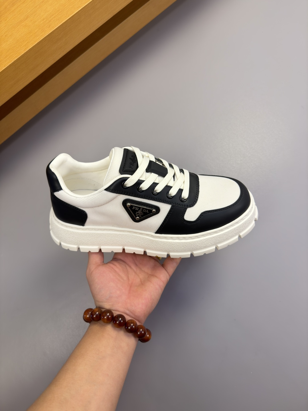PRADA 프라다 나파 가죽 & 캔버스 스니커즈 신발