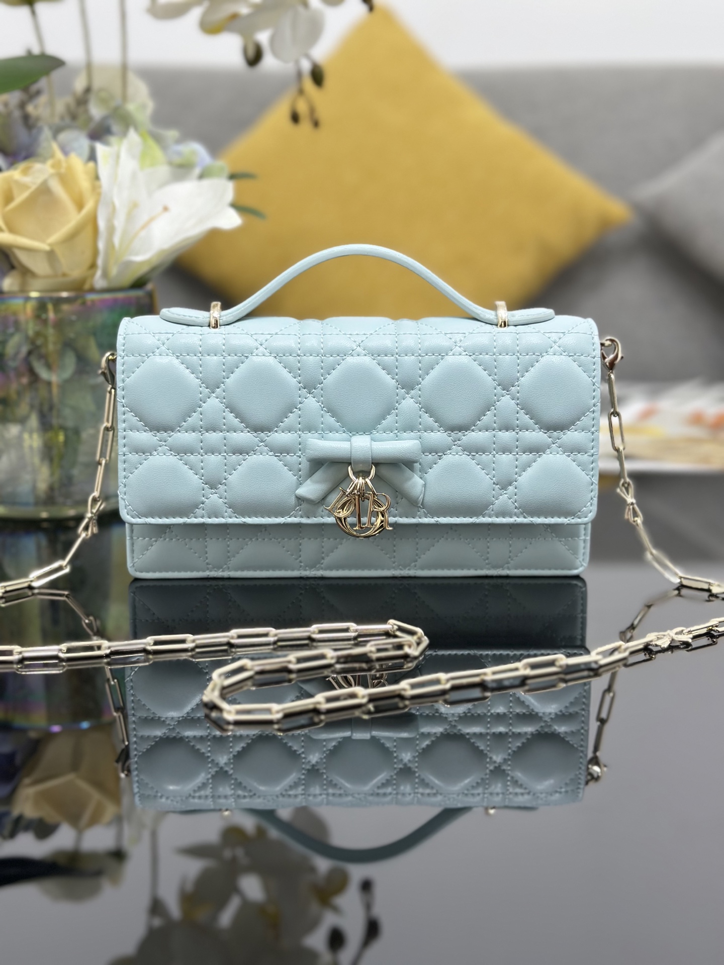 [Dior] 디올 미스 디올(Miss Dior) 보우 램스킨 탑핸들 체인 파우치 (WOC) 가방