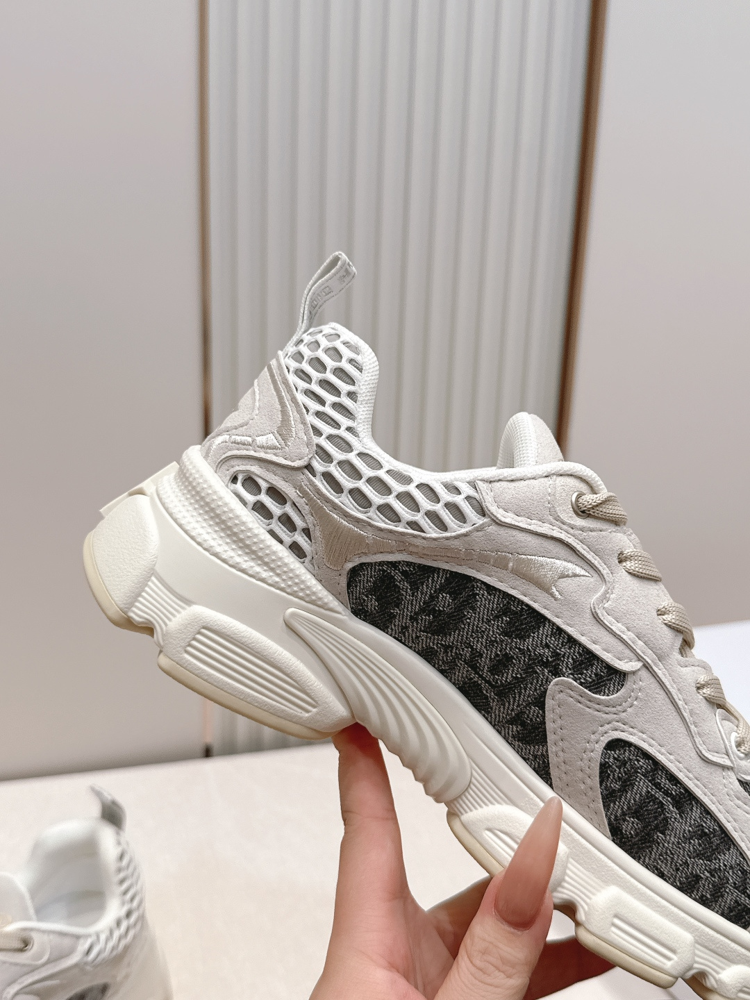디올(DIOR) 크로노 스니커즈 신발