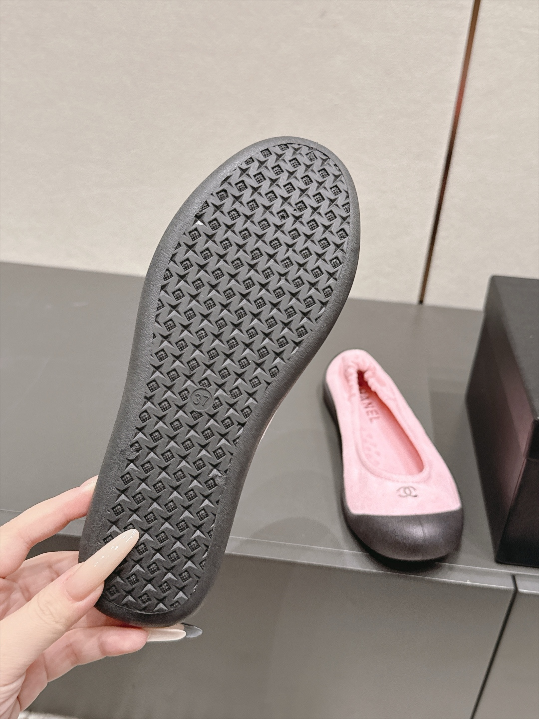 샤넬(CHANEL) 스웨이드 밴딩 힐 플랫 신발