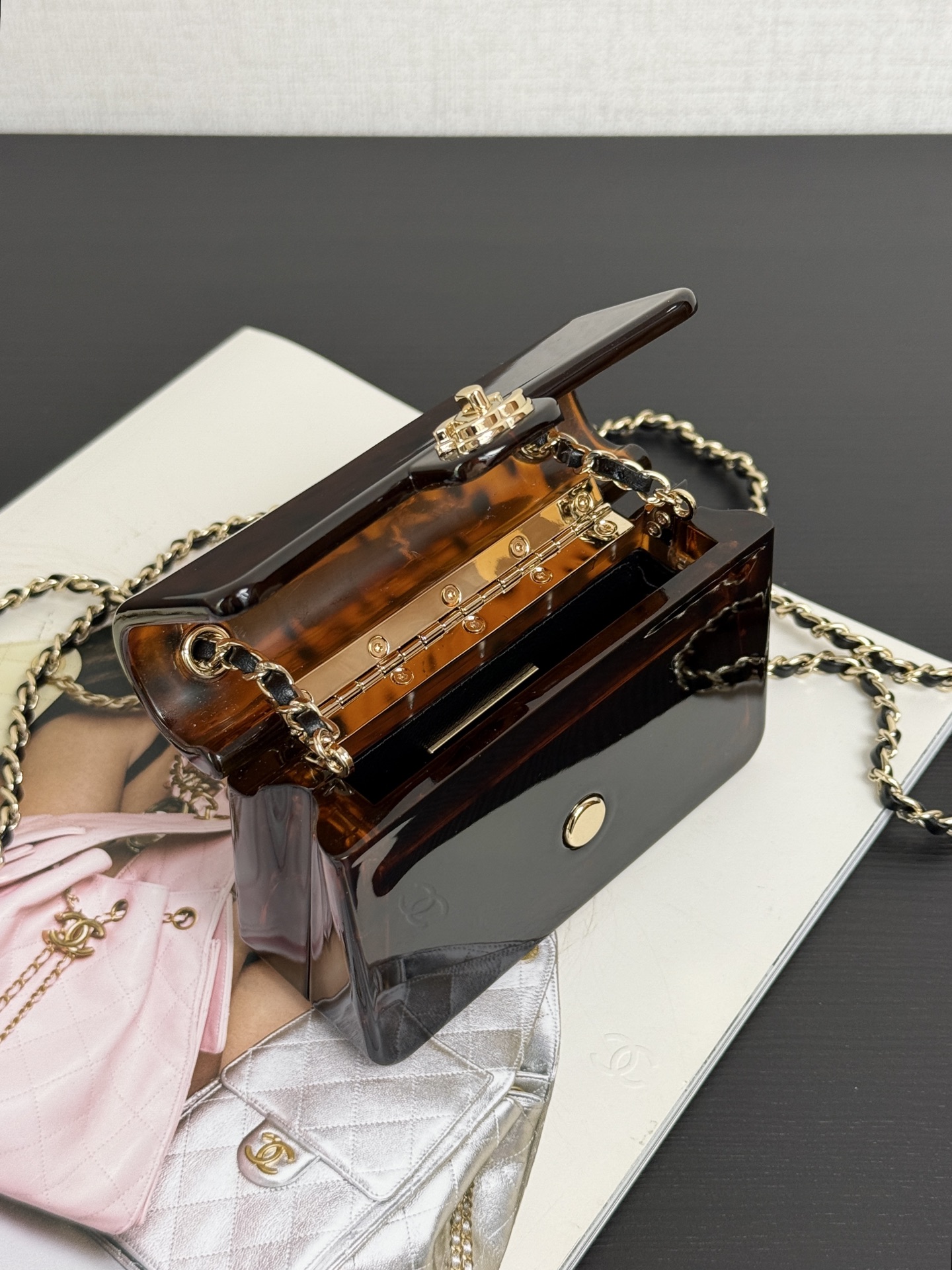 [Chanel] 샤넬 26C 빈티지 레트로 토티스쉘 미니 콤팩트 백 가방