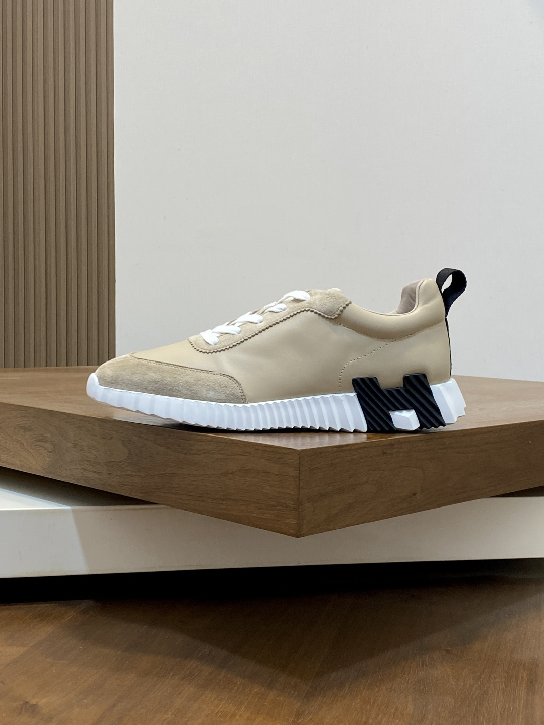 [Hermes] 에르메스 바운싱(Bouncing) 프리미엄 카프스킨 & 고트스킨 스니커즈 신발