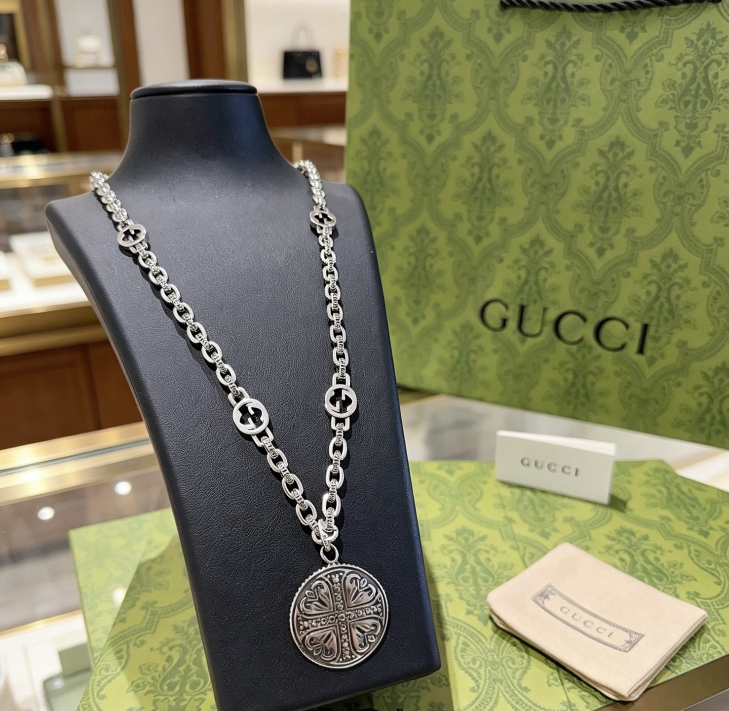 구찌(GUCCI) 더블 G 키 펜던트 목걸이 악세사리