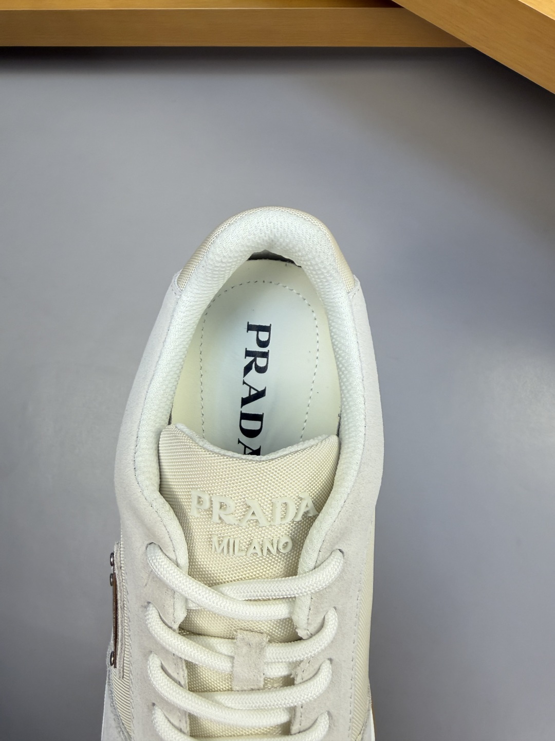 [Prada] 프라다 프리미엄 스웨이드 & 하이글로시 패브릭 콤비 스니커즈 신발