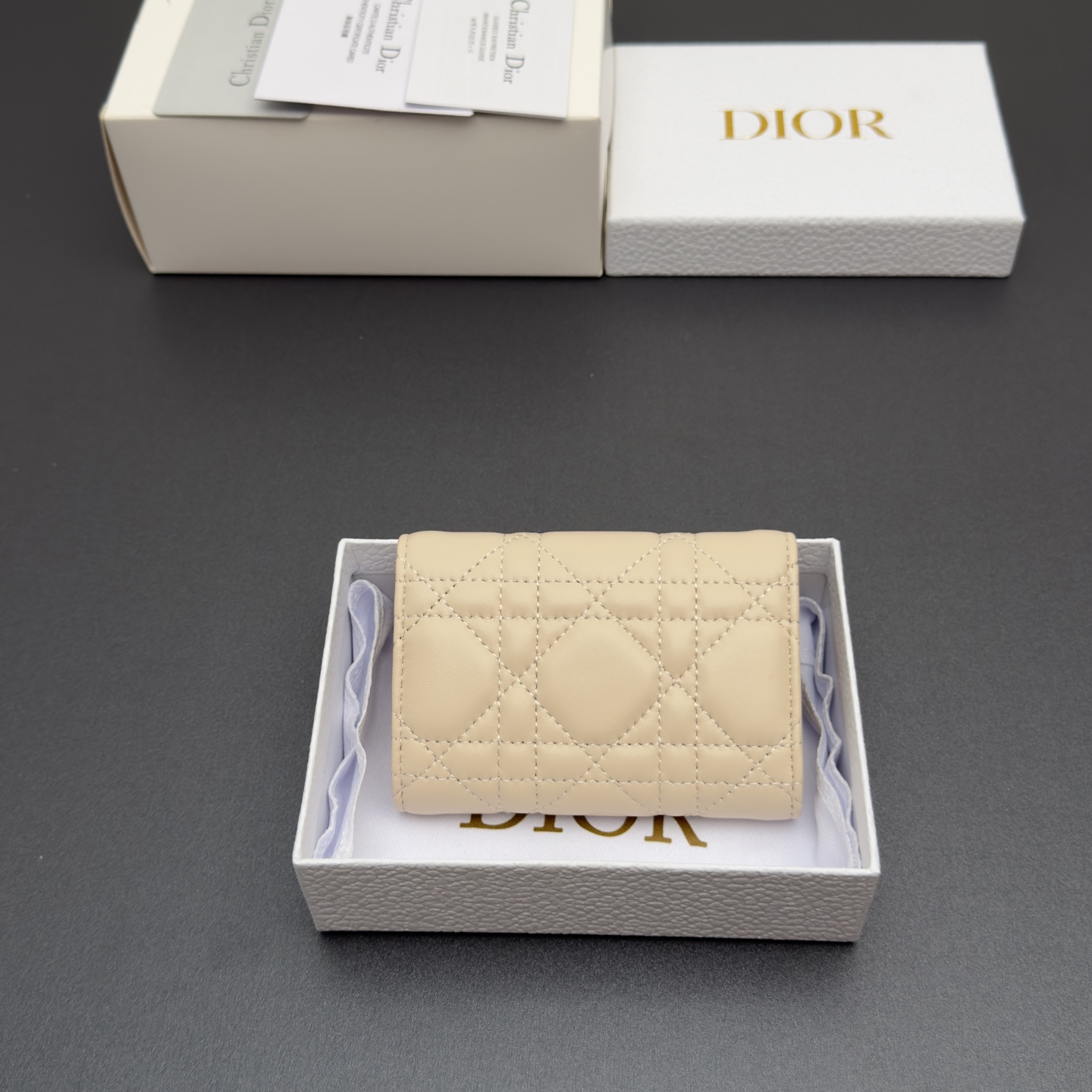 [Dior] 디올 Lady Freesia 레이디 프리지아 까나쥬 램스킨 지퍼 미니 지갑 / S2607