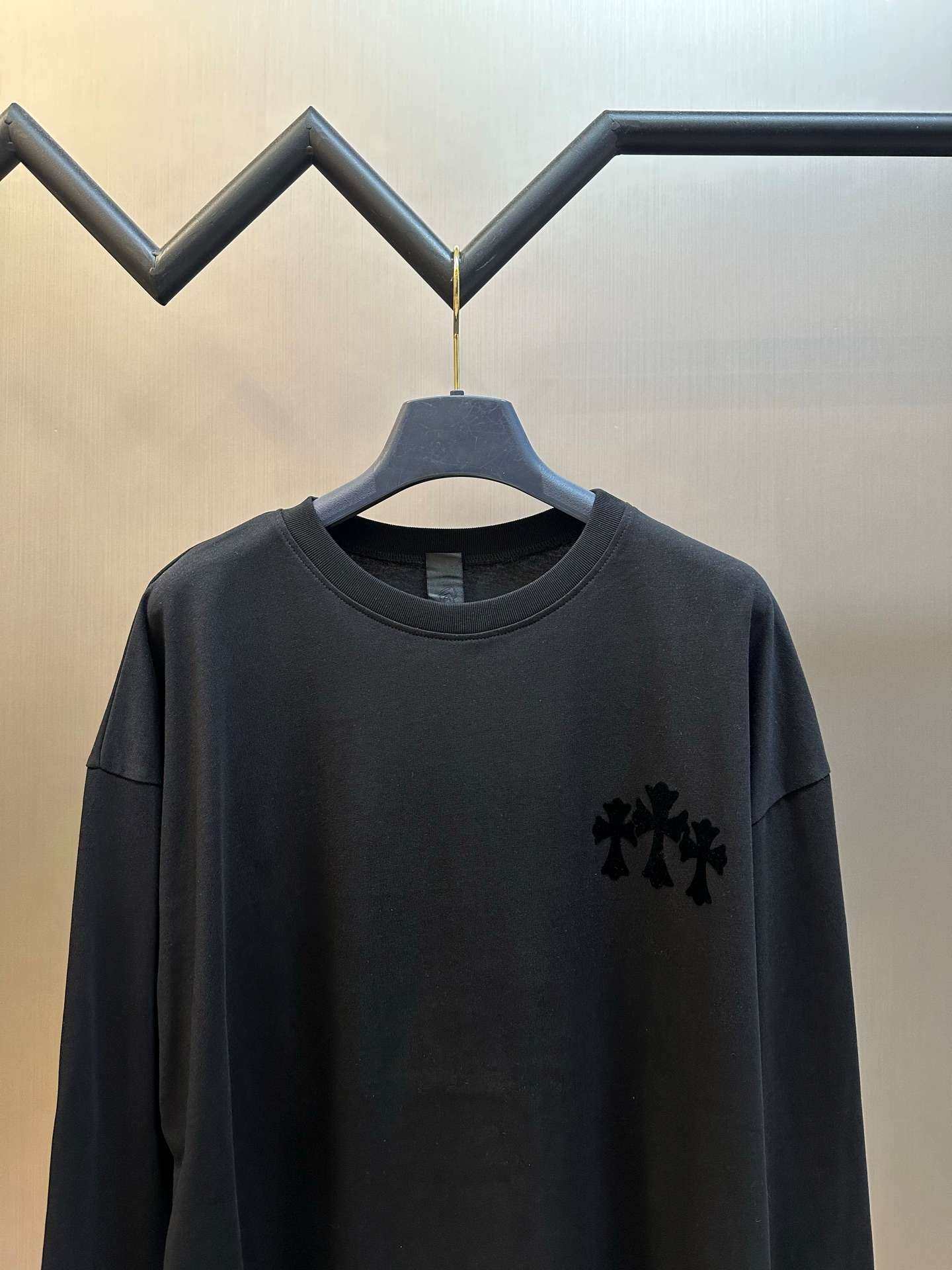 크롬하츠(CHROME HEARTS) 플로킹 크로스 긴팔 티셔츠 상의 의류