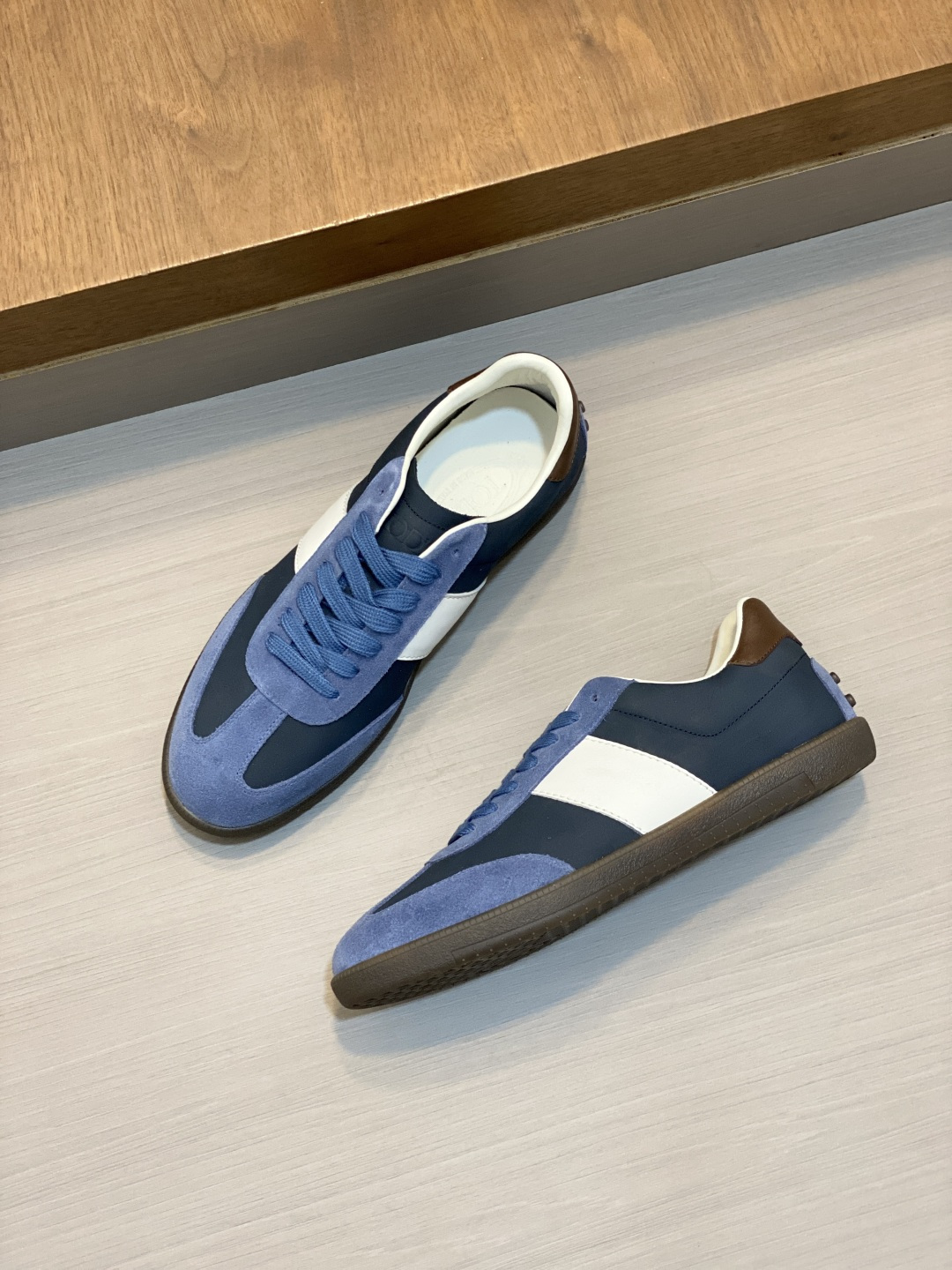 [Tod's] 토즈 맨즈 스웨이드 드라이빙 로퍼 / 페니 뮬 스니커즈