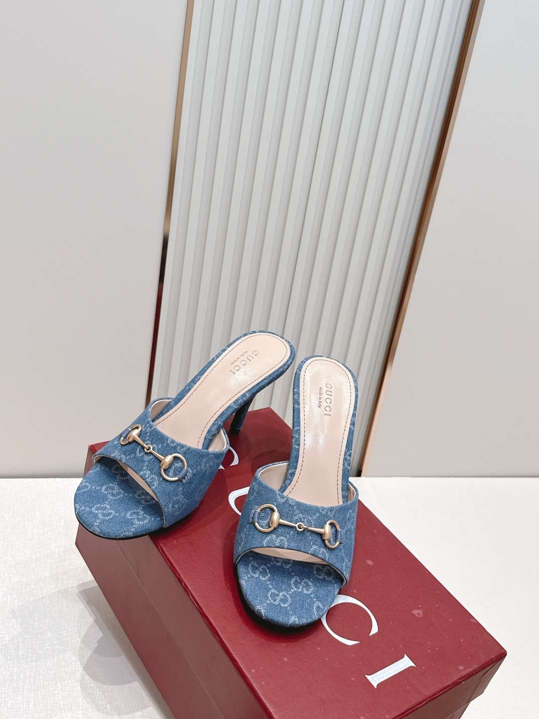구찌(GUCCI) 홀스빗 모노그램 뮬 힐 신발
