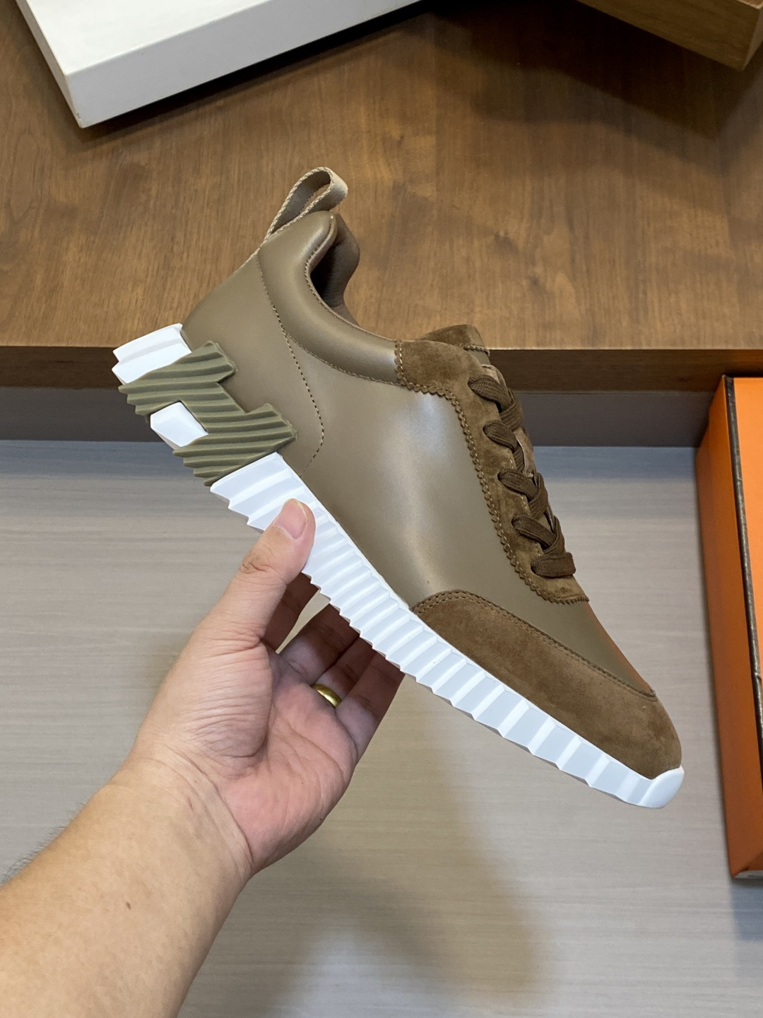 [Hermes] 에르메스 바운싱(Bouncing) 프리미엄 카프스킨 & 고트스킨 스니커즈 신발
