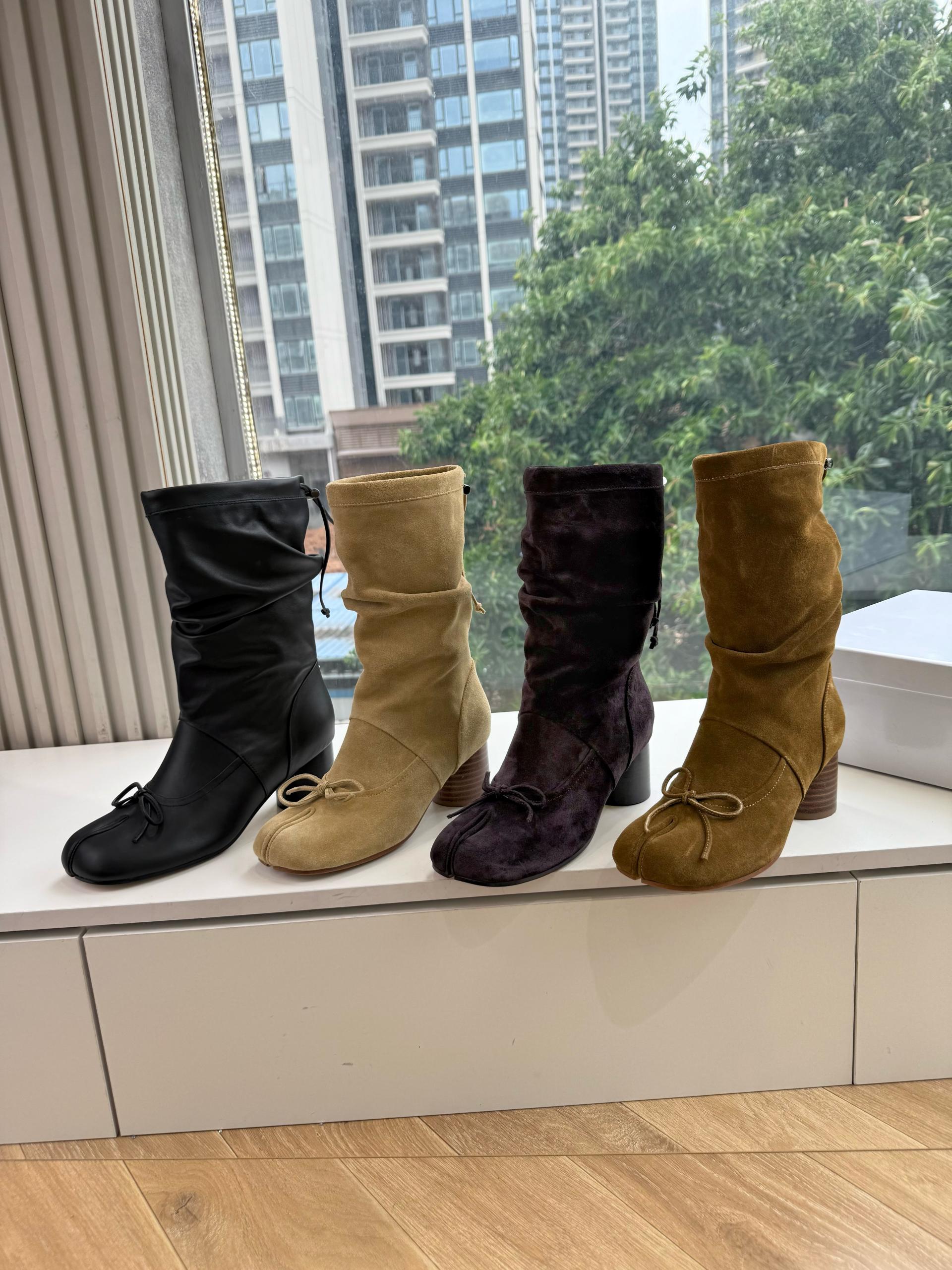 메종 마르지엘라(Maison Margiela) 타비 스웨이드 미들 부츠 신발
