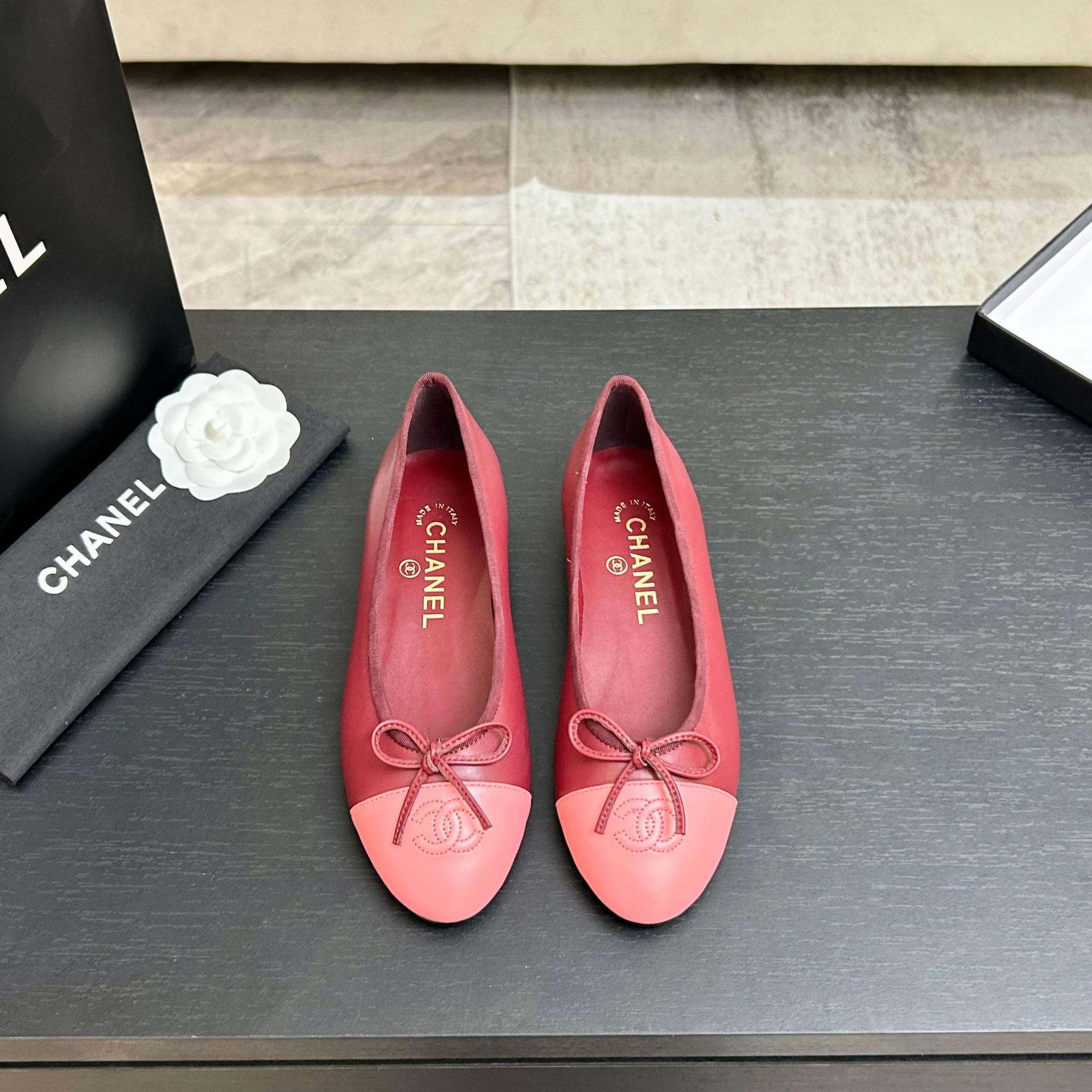 샤넬(CHANEL) 리본 배색 발레리나 플랫슈즈 신발