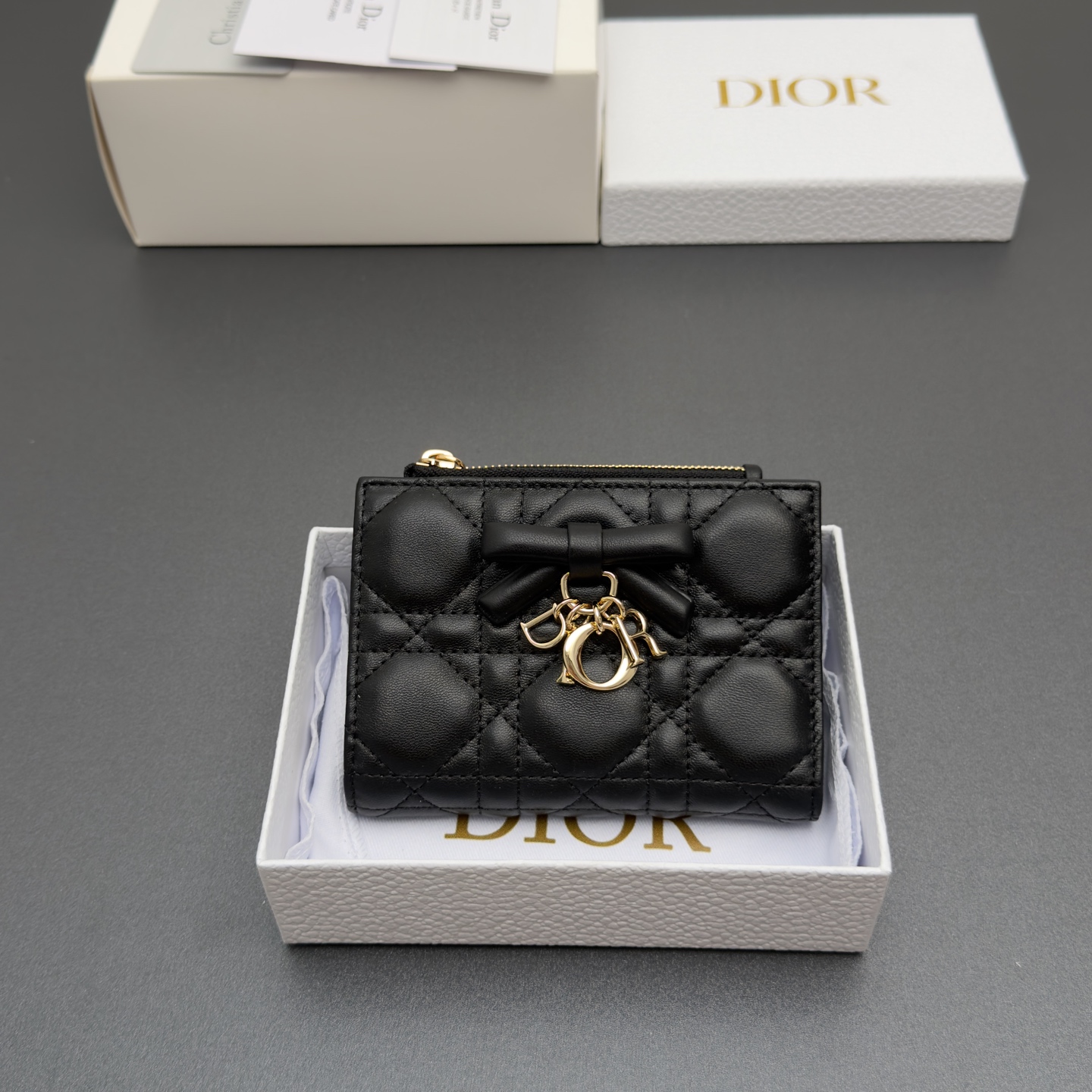 [Dior] 디올 Lady Dahlia 레이디 달리아 울트라 까나쥬 램스킨 미니 지갑 / S2605