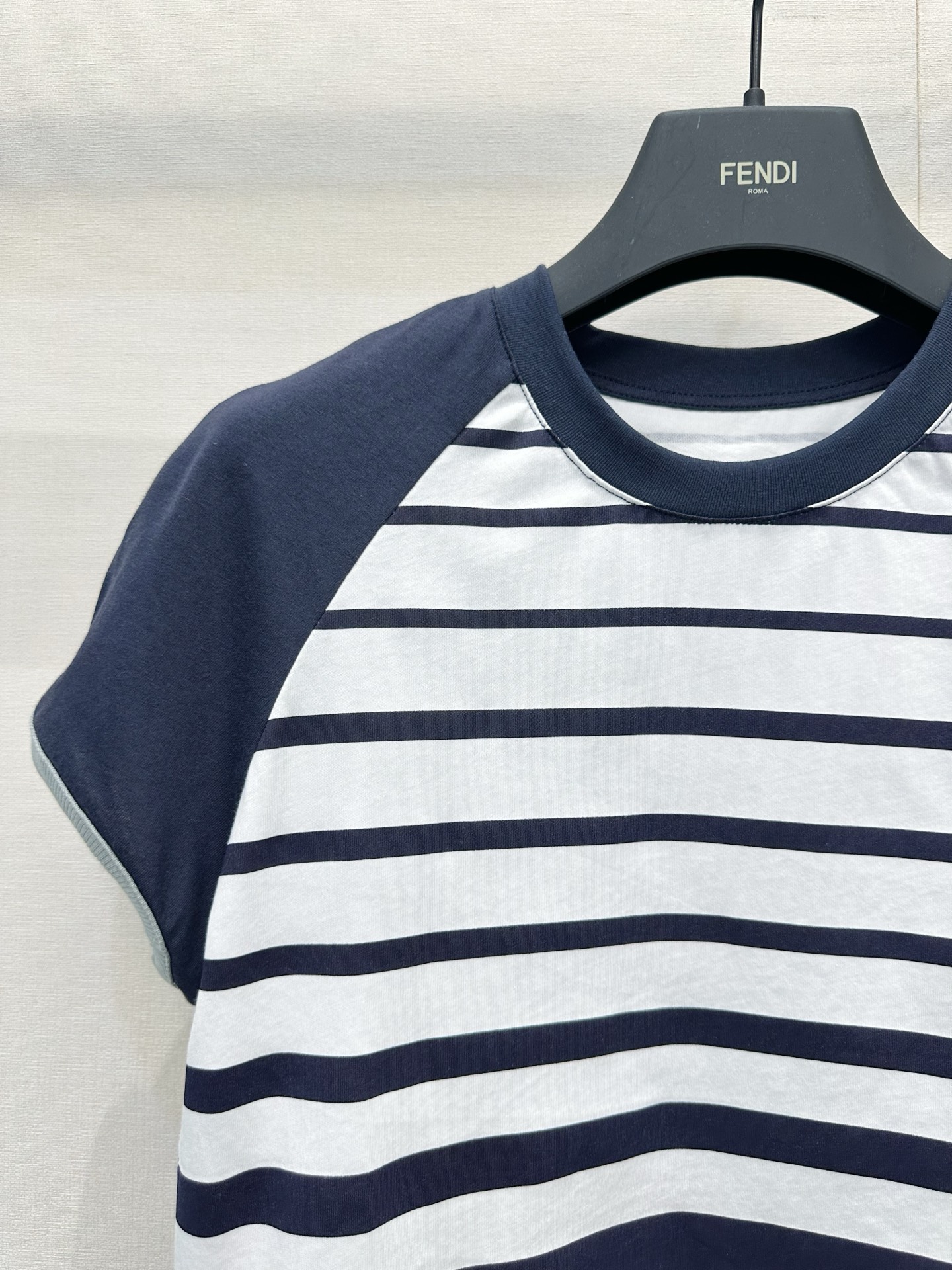 펜디(FENDI) 자수 반팔 티셔츠 의류