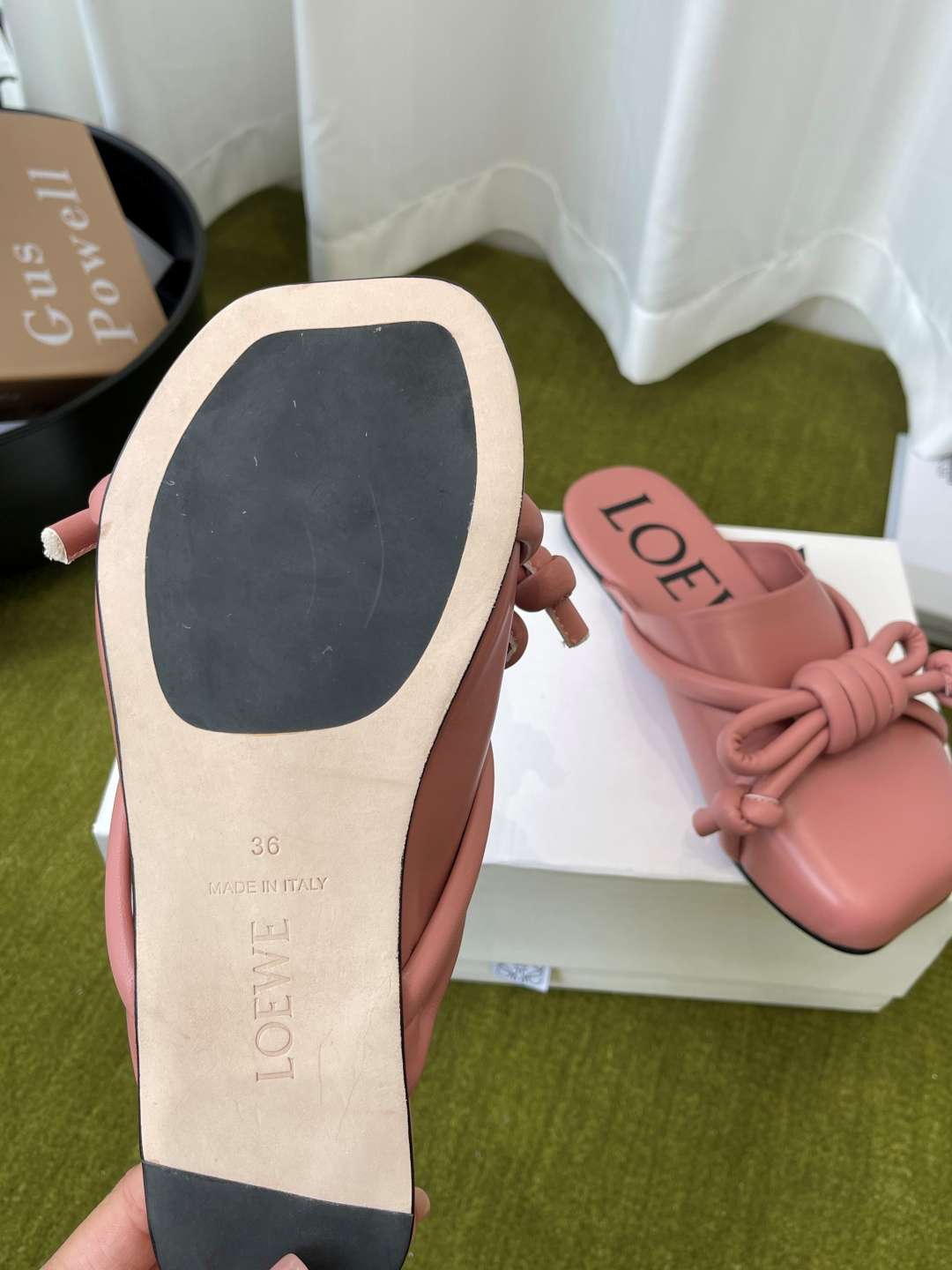 로에베(LOEWE) 매듭 스트랩 백리스 슬리퍼 신발