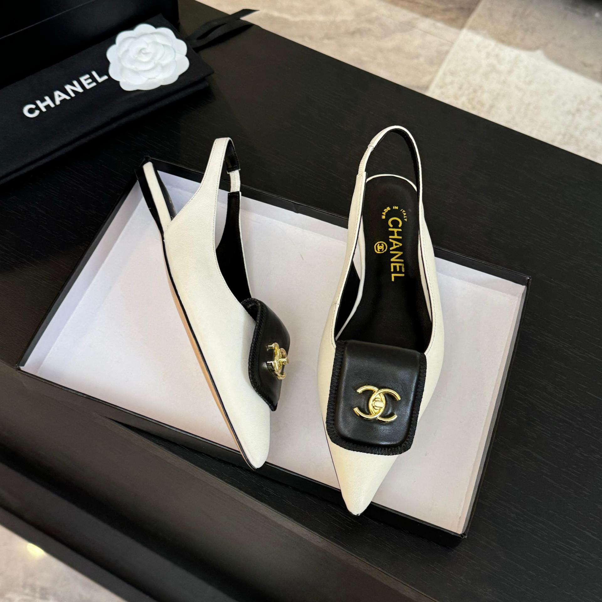 샤넬(CHANEL) 포인티드 슬링백 샌들 신발