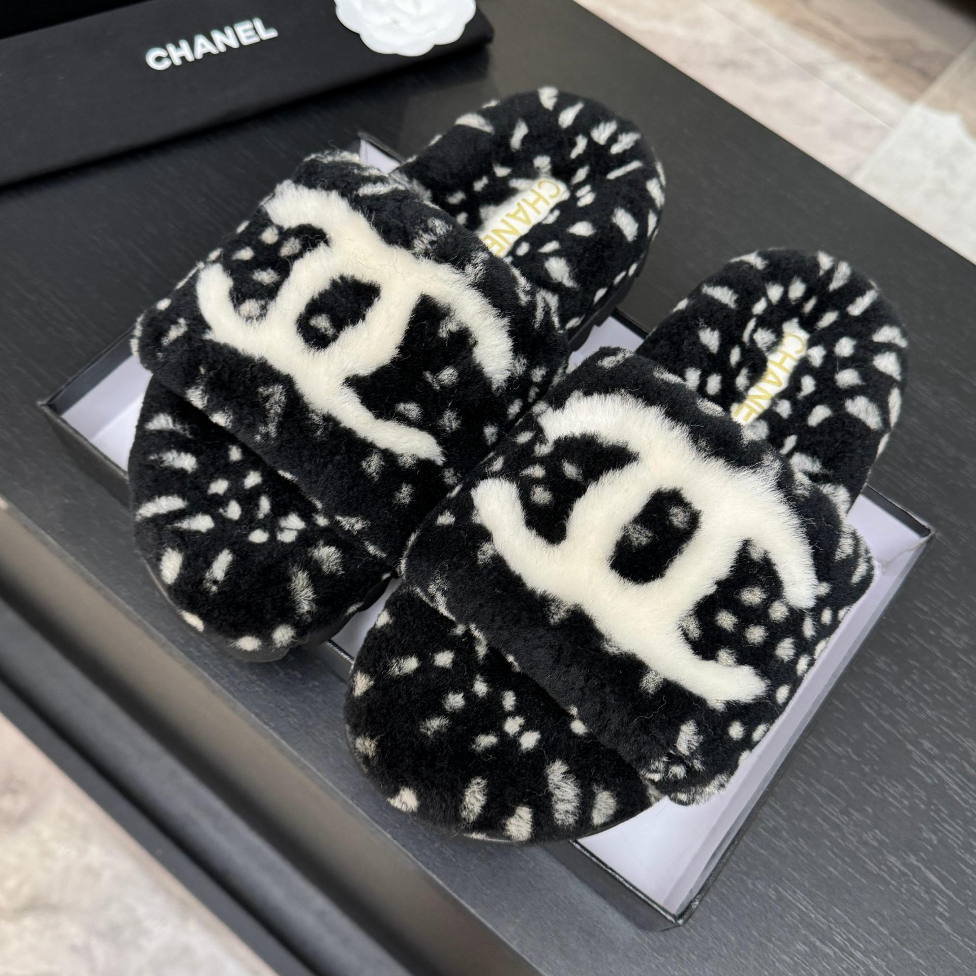 샤넬(CHANEL) 시어링 퍼 슬리퍼 신발