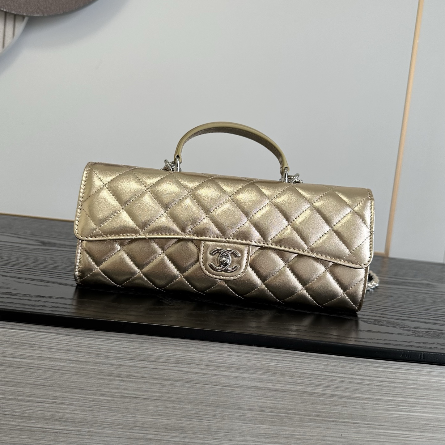 CHANEL 샤넬 26A 시리즈 탑핸들 체인 플랩 백 가방