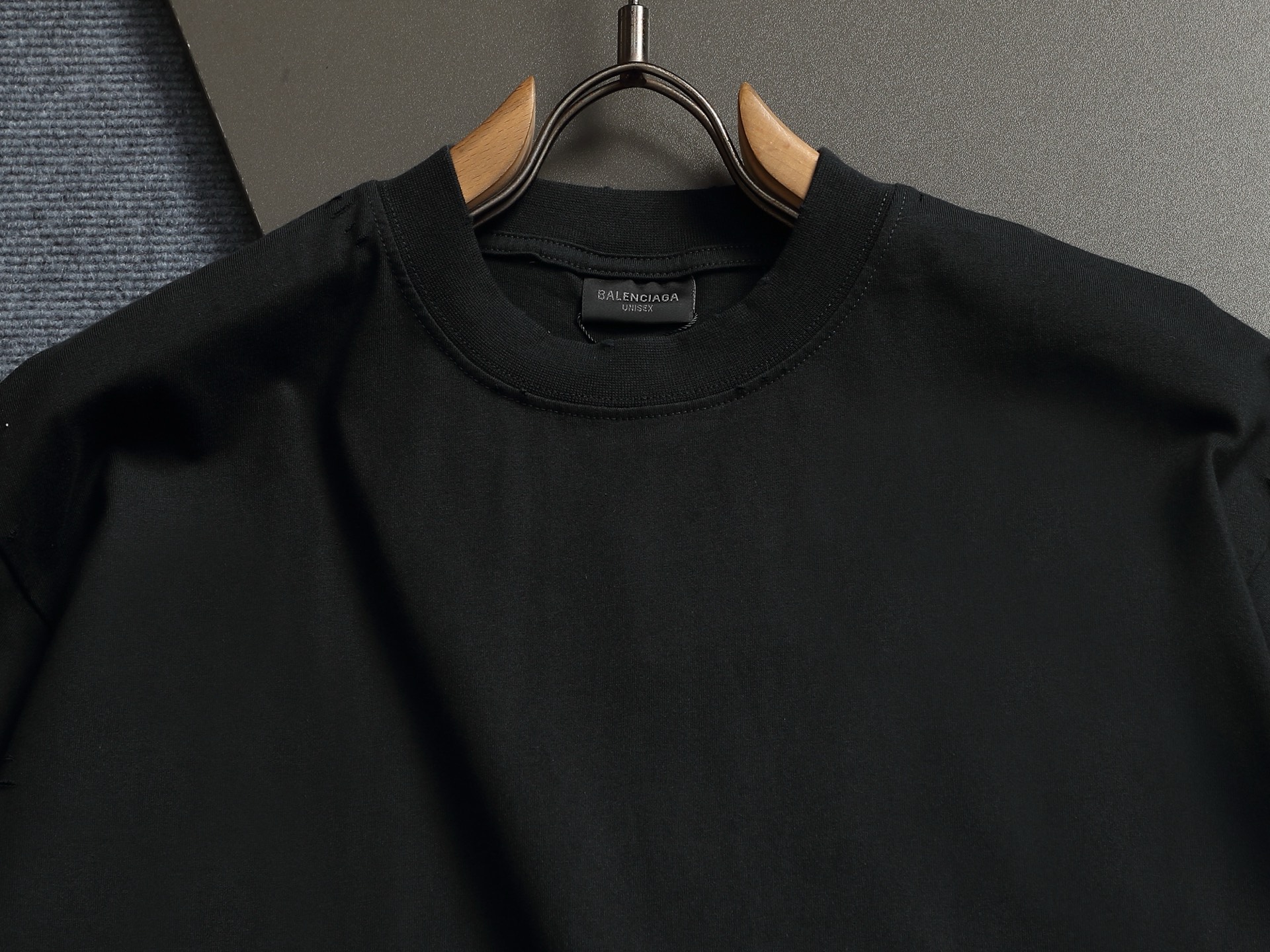 발렌시아가(BALENCIAGA) 테이프 프린팅 워싱 반팔 티셔츠 상의 의류