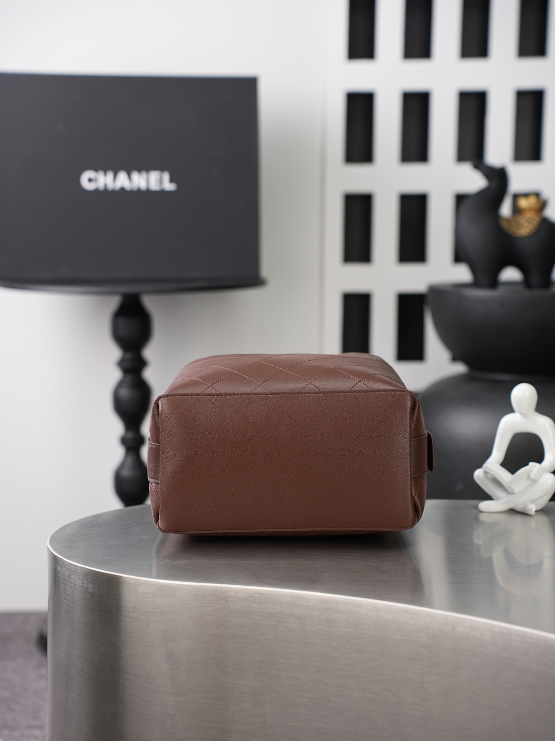 CHANEL 샤넬 26B 램스킨 버킷백 (라지) 가방 / 6584