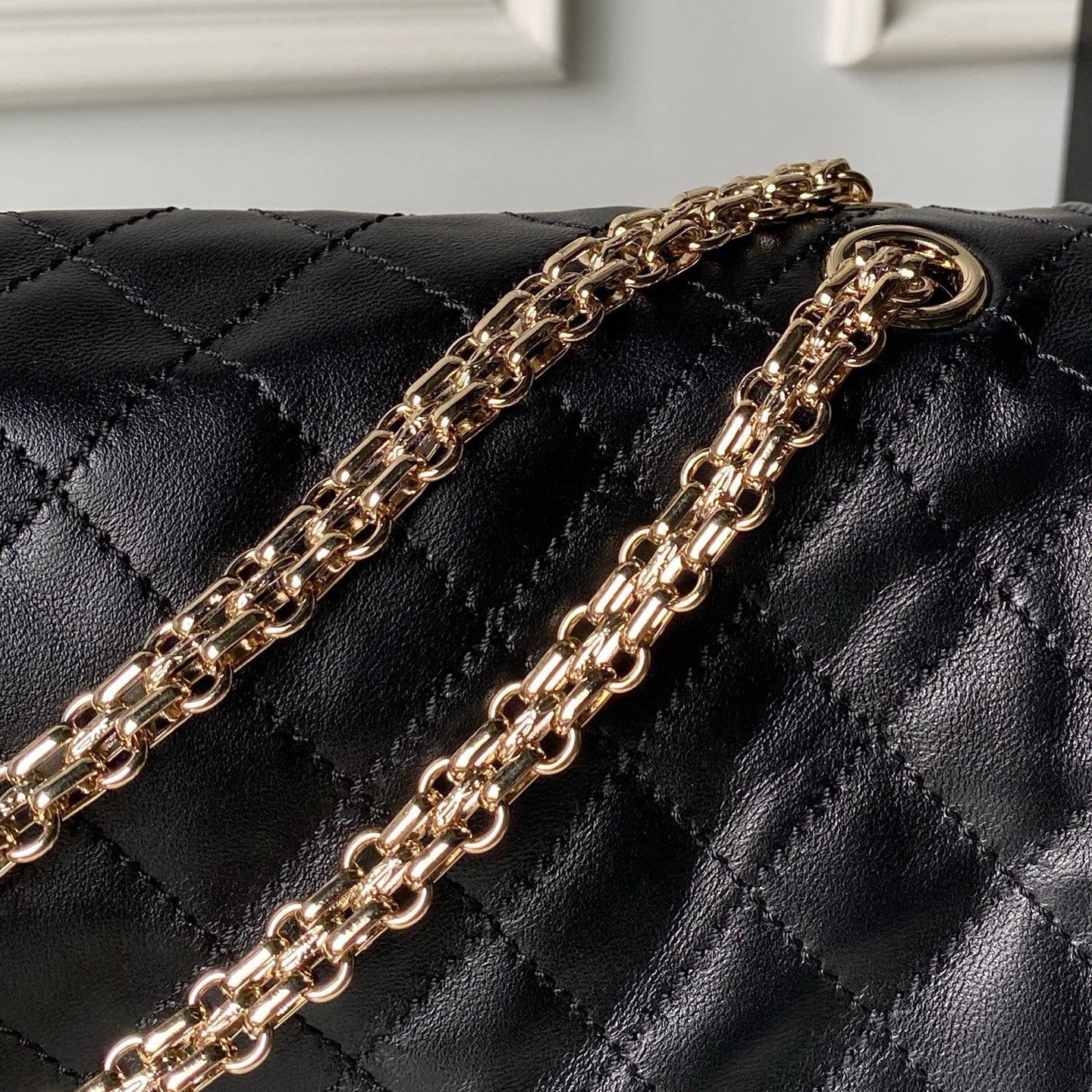 CHANEL A37587 샤넬 26S 크러쉬드 크링클드 카프스킨 클래식 2.55 백 (31cm) 가방