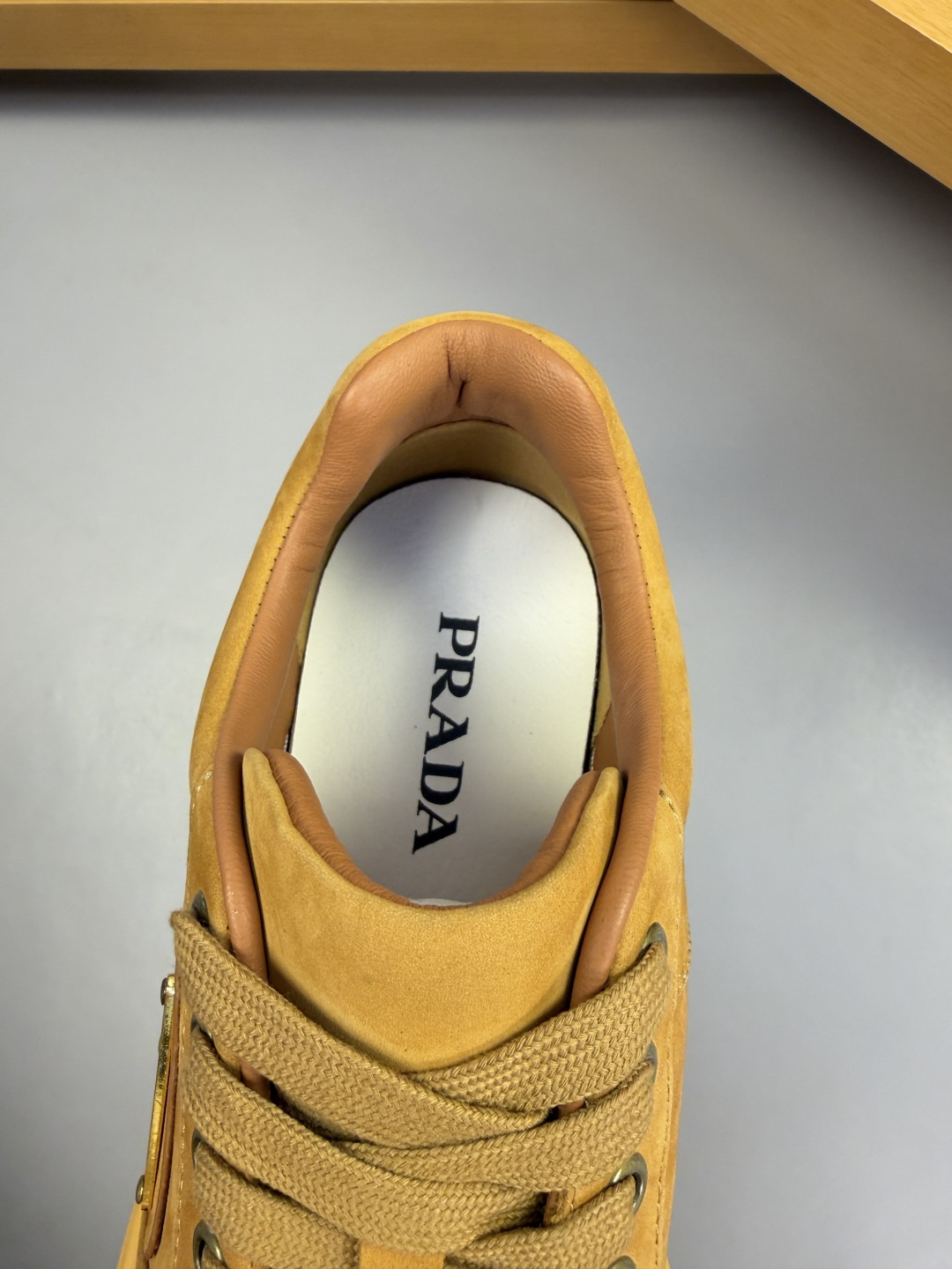 PRADA 프라다 나파 가죽 & 캔버스 스니커즈 신발