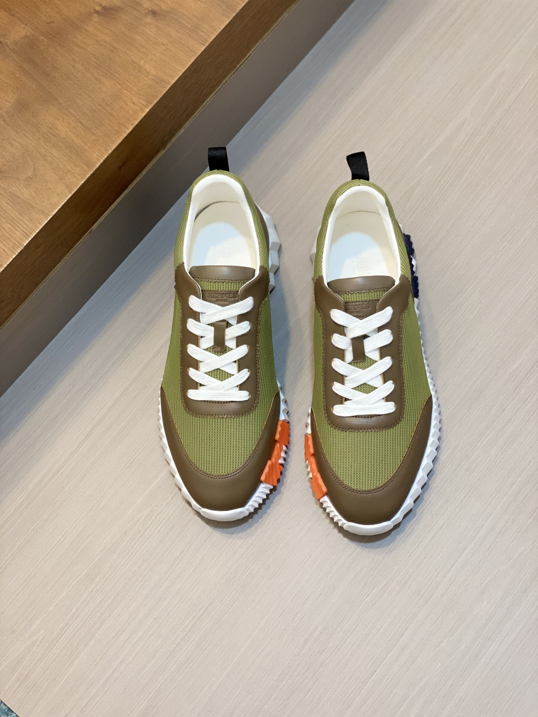 [Hermes] 에르메스 바운싱(Bouncing) 프리미엄 카프스킨, 스웨이드 & 메시 콤비 스니커즈 신발